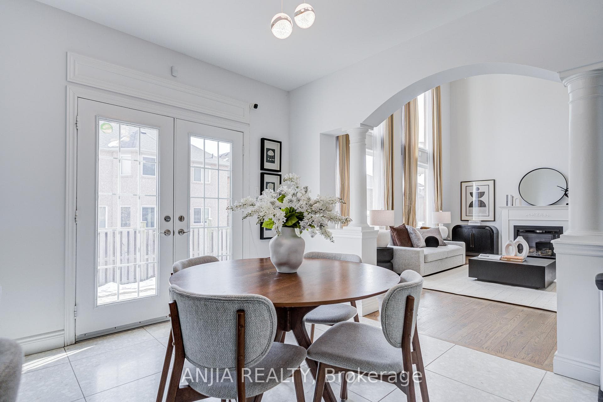 10 Golden Meadow Drive photo 19