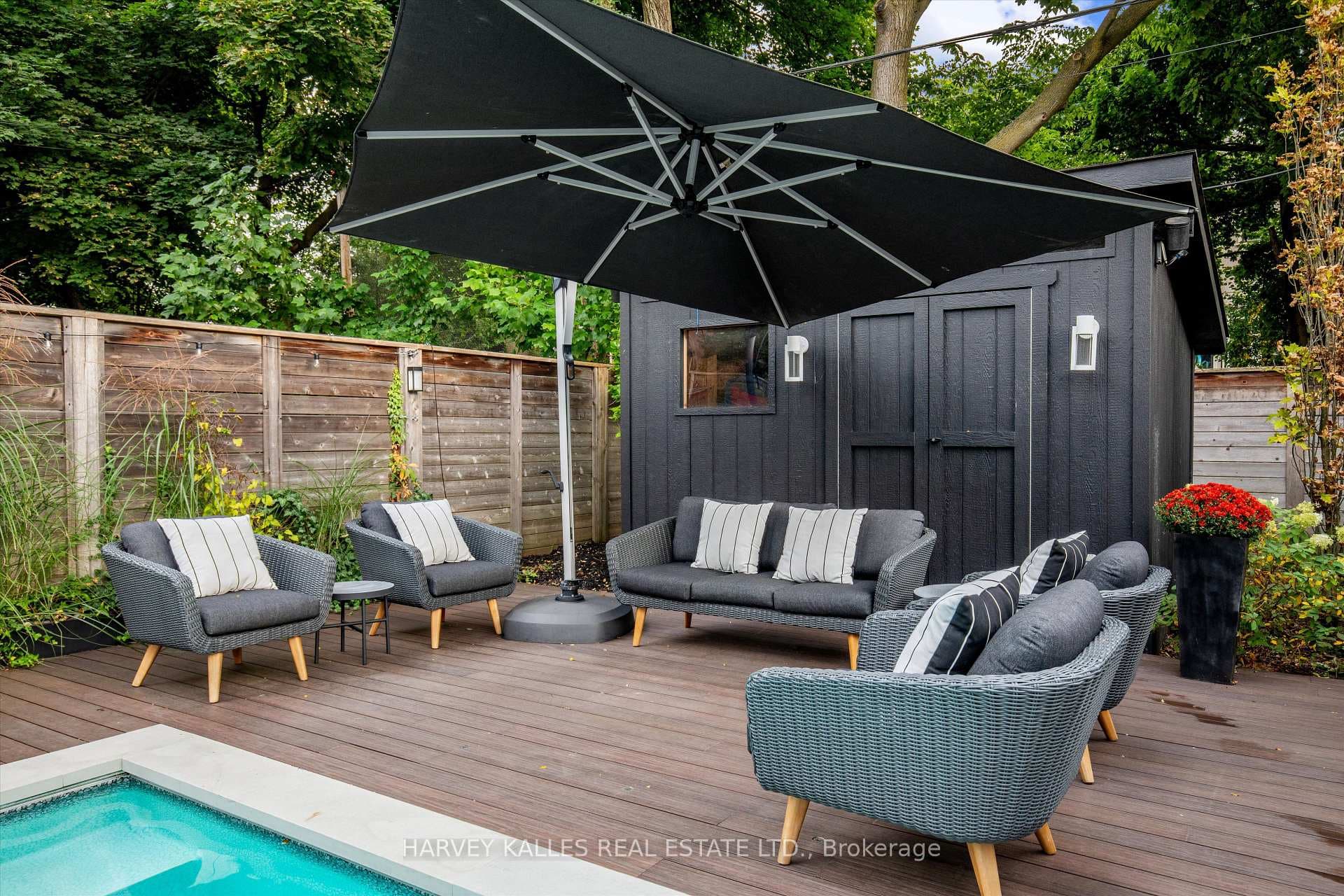 137 Ranleigh Avenue photo 36