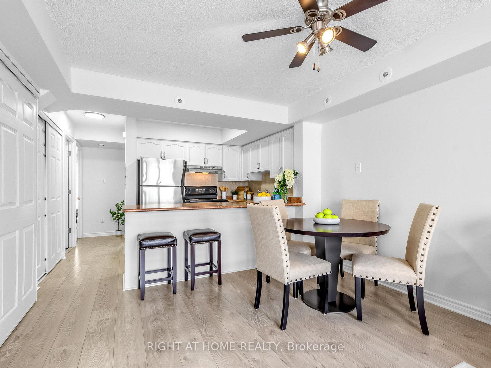 65 George Appleton Way Unit 2085 photo 9