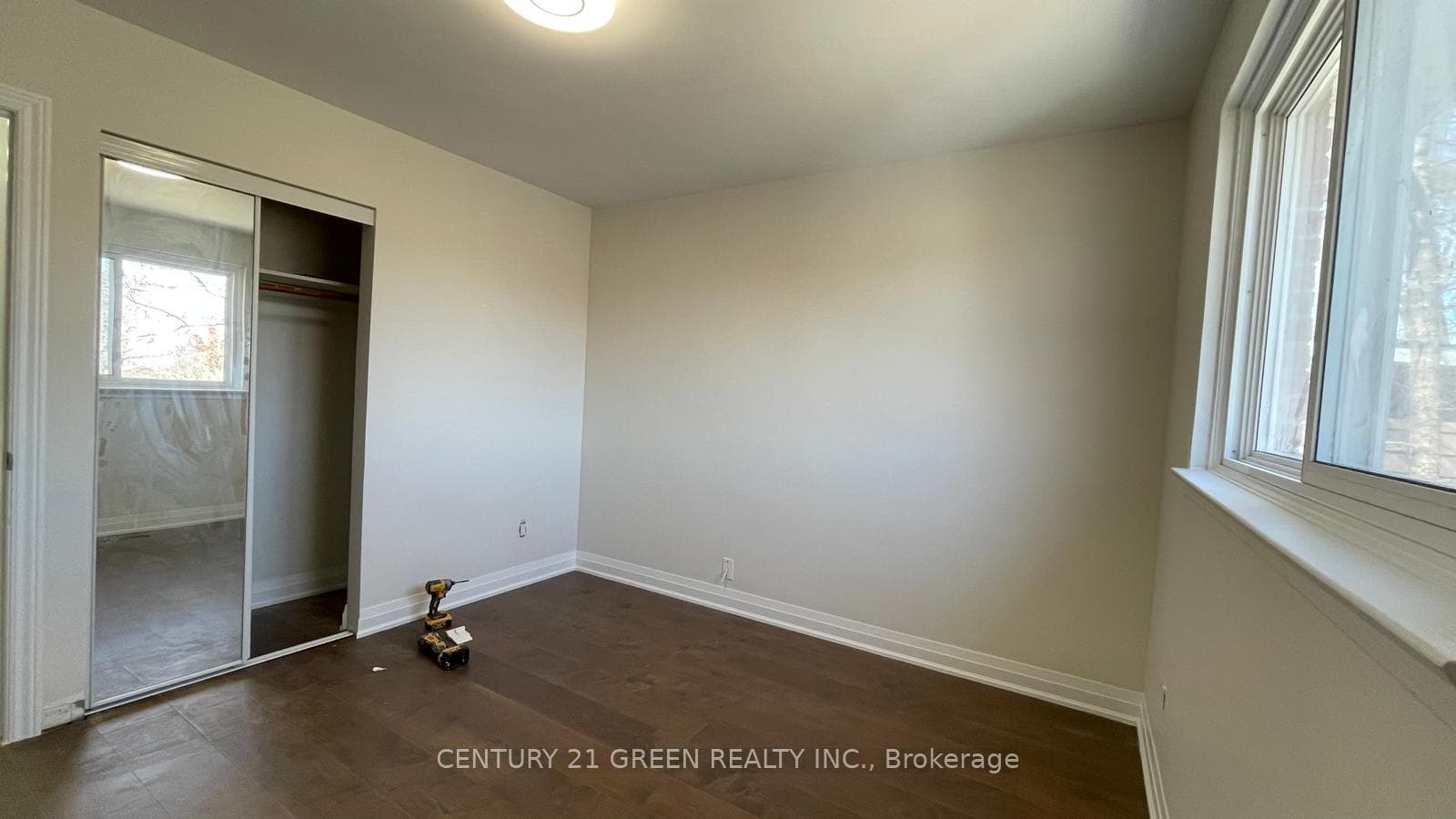 1257 Tredmore Drive Unit Upper photo 22