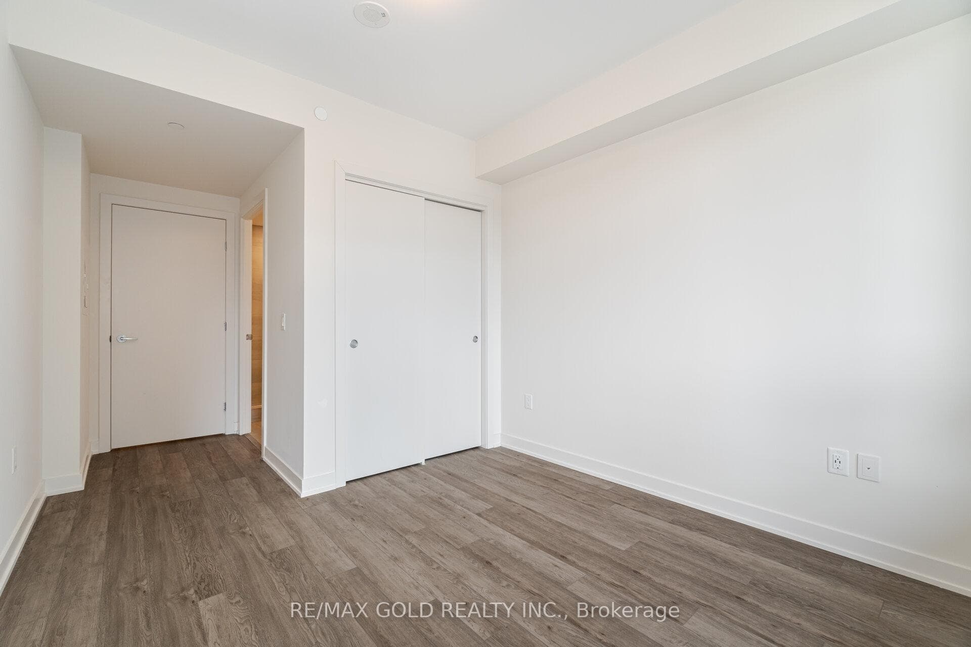 212 King William Street Unit #915 photo 18