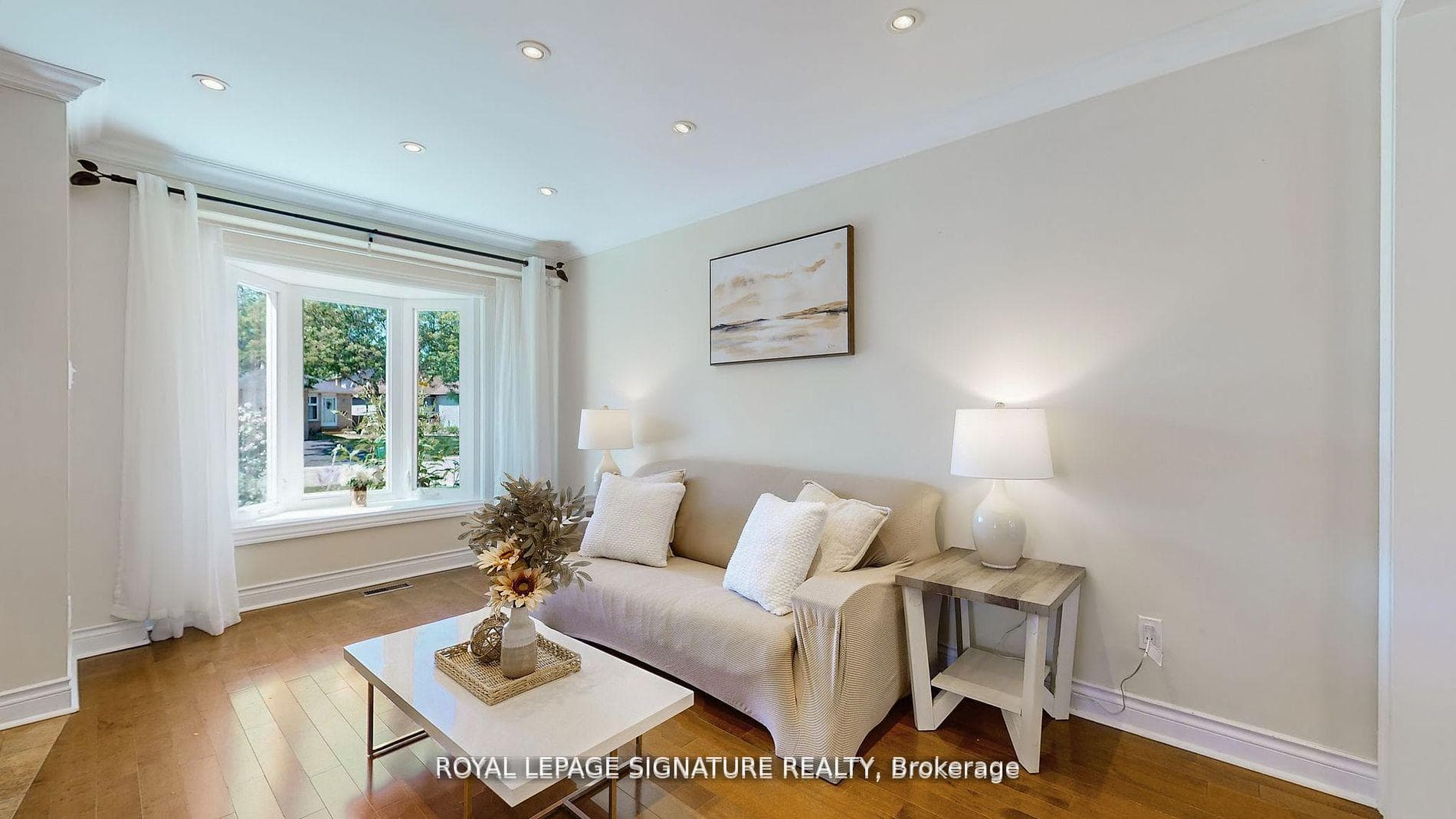 3103 Keynes Crescent photo 6