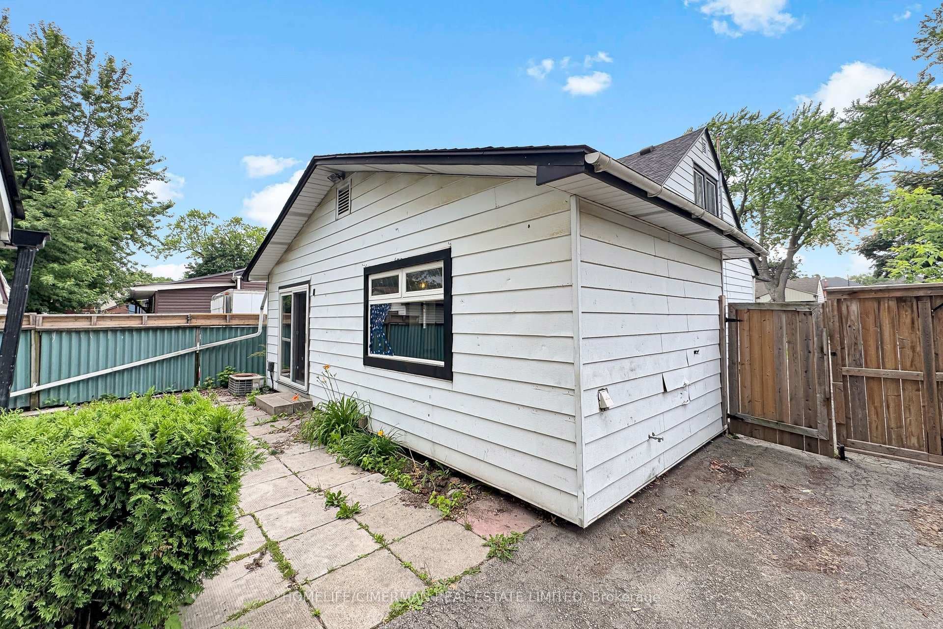 166 Normanhurst Avenue photo 23