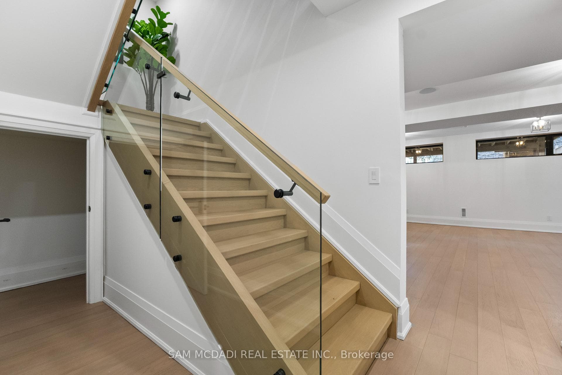 78 South Kingsway N/A photo 32
