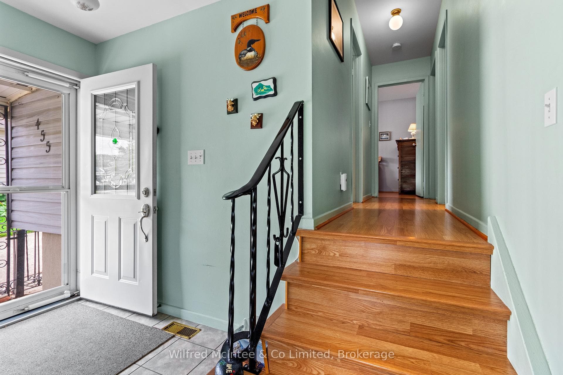 455 Bruce Street photo 18