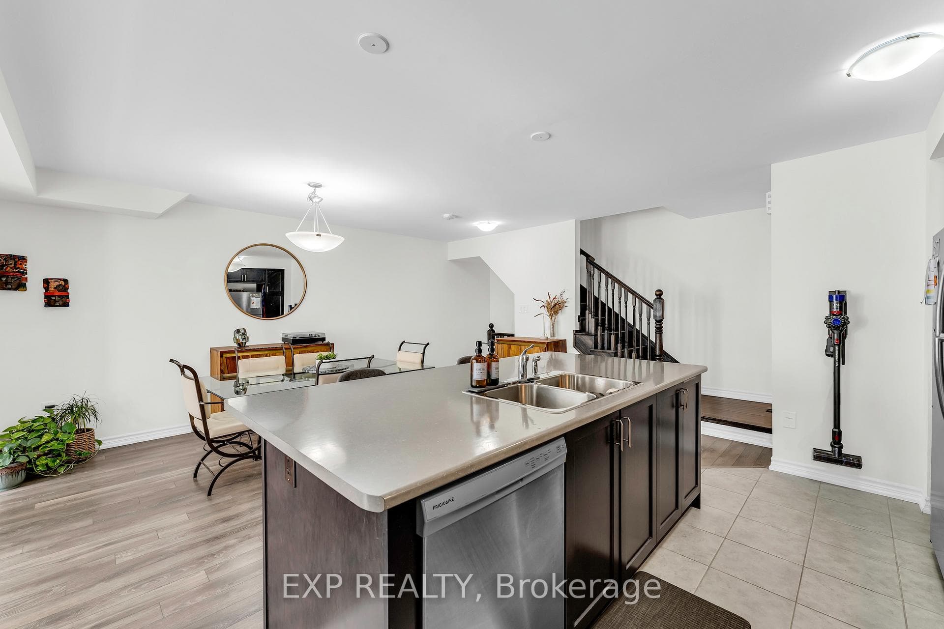 1222 Rose Way Unit 8 photo 17