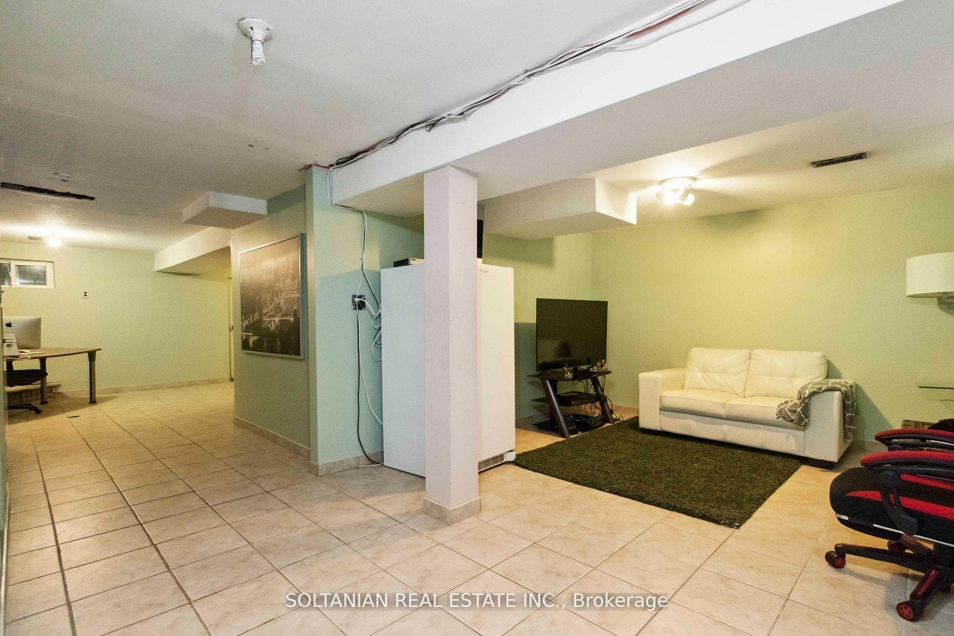 102 Elnathan Crescent photo 28