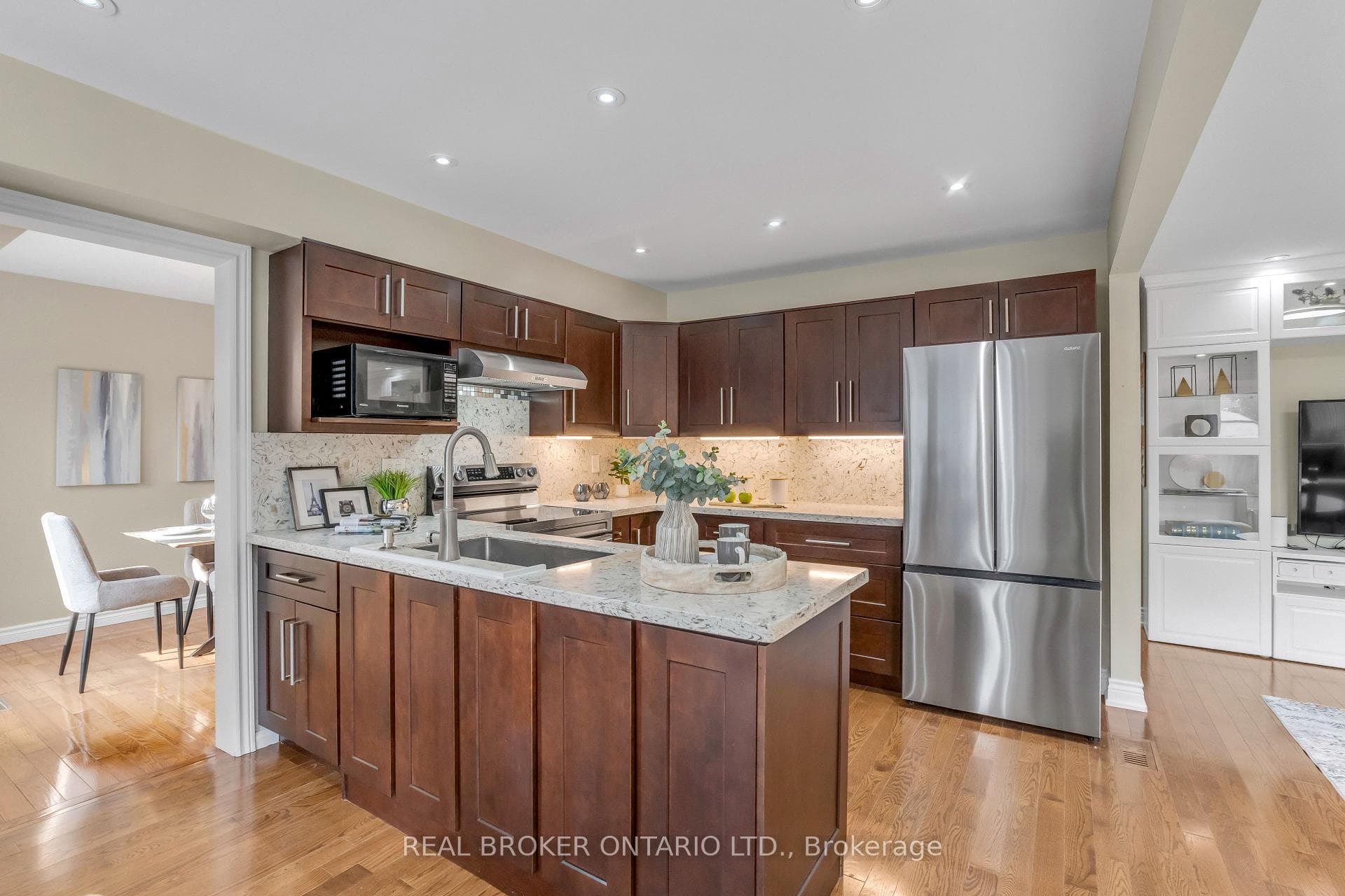 1344 Anton Square photo 14
