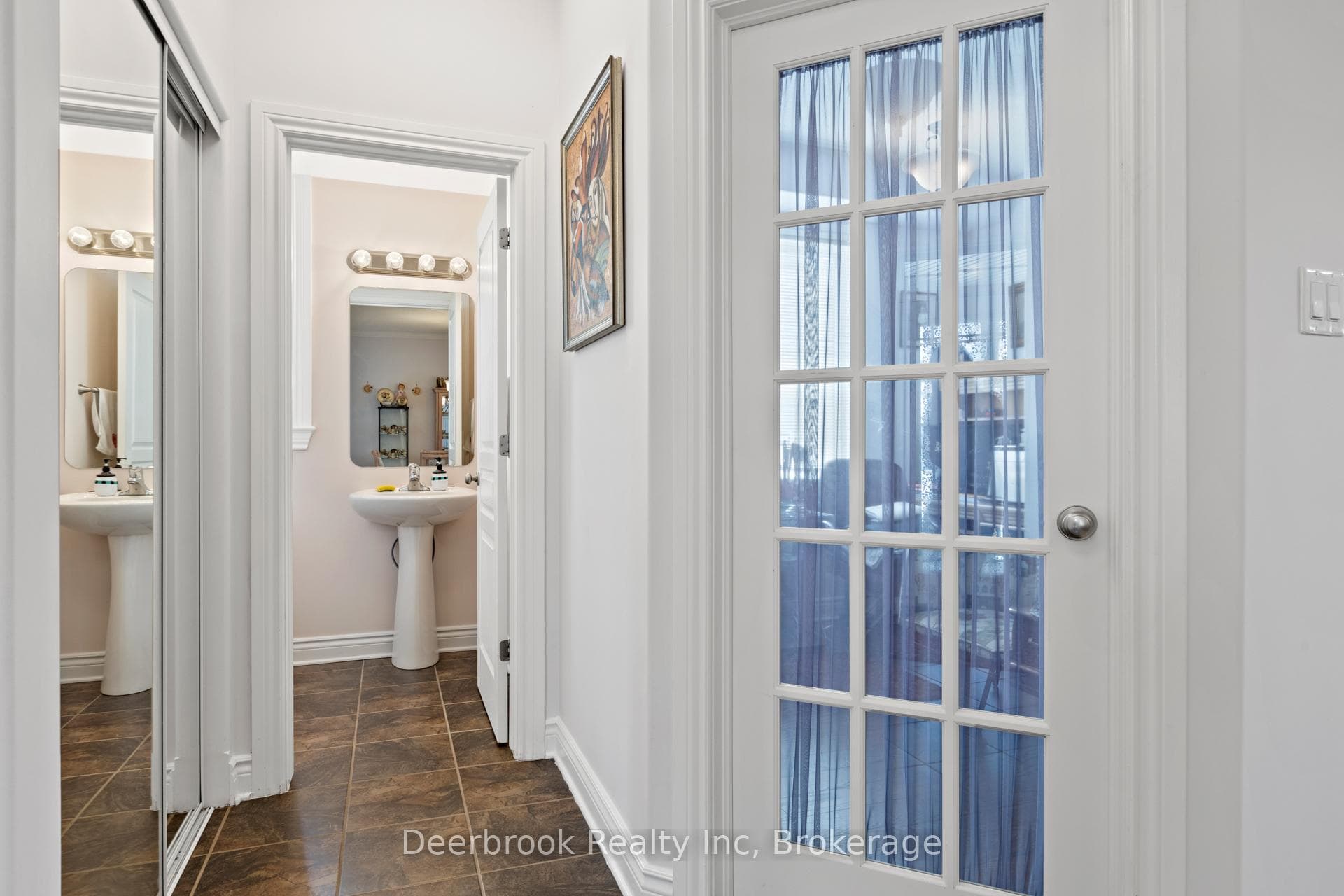 289 Topaze Crescent photo 13