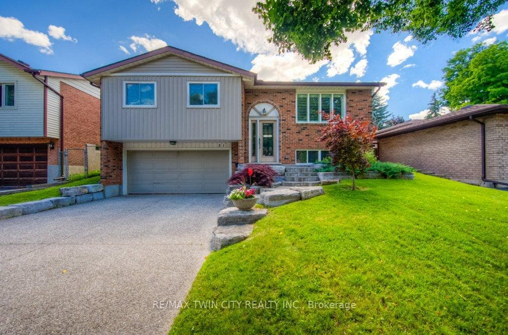 31 Nipigon Street photo 1