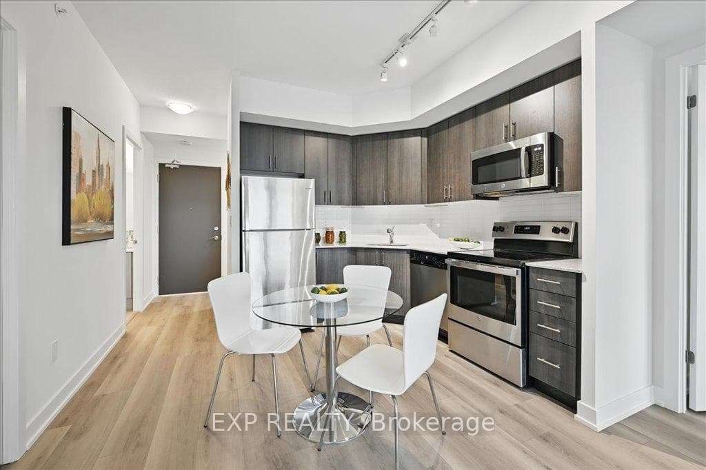 550 North Service Road Unit 707 photo 6