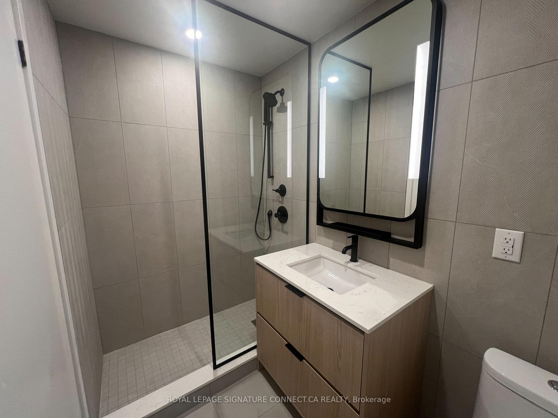 1050 Eastern Avenue Unit 513 photo 8