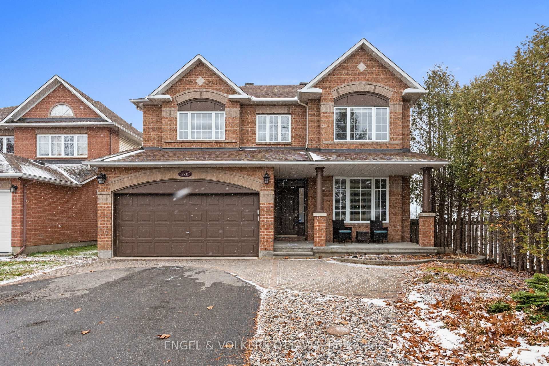 2931 Shadow Hill Crescent photo 1