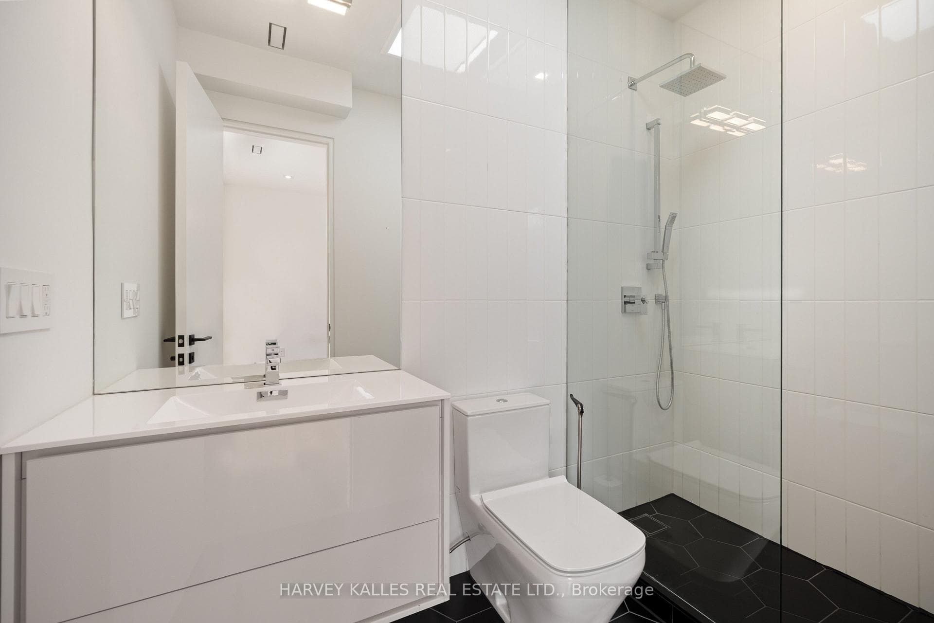 52 Elmsthorpe Avenue photo 28