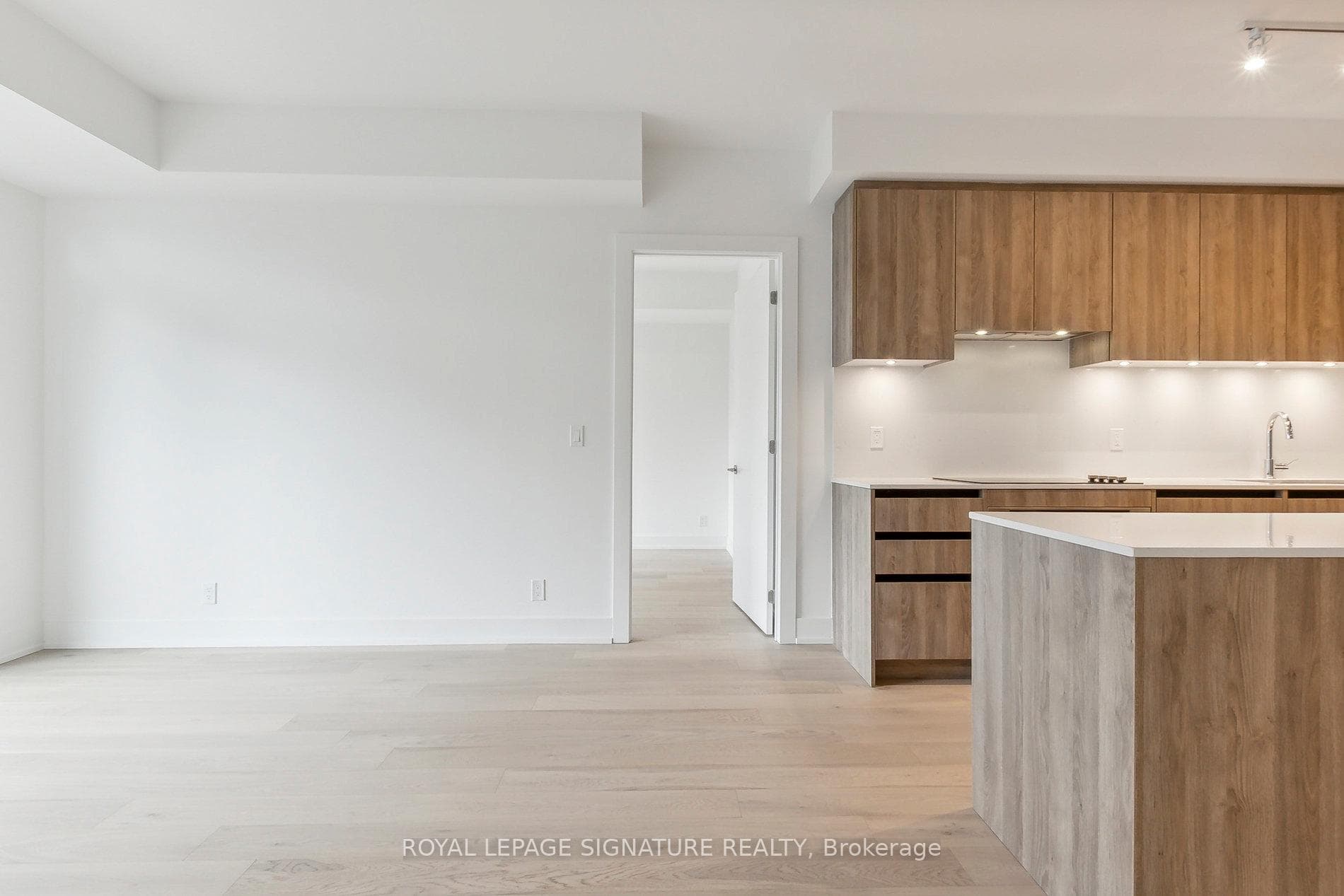 8 Beverley Glen Boulevard Unit D-329 photo 14