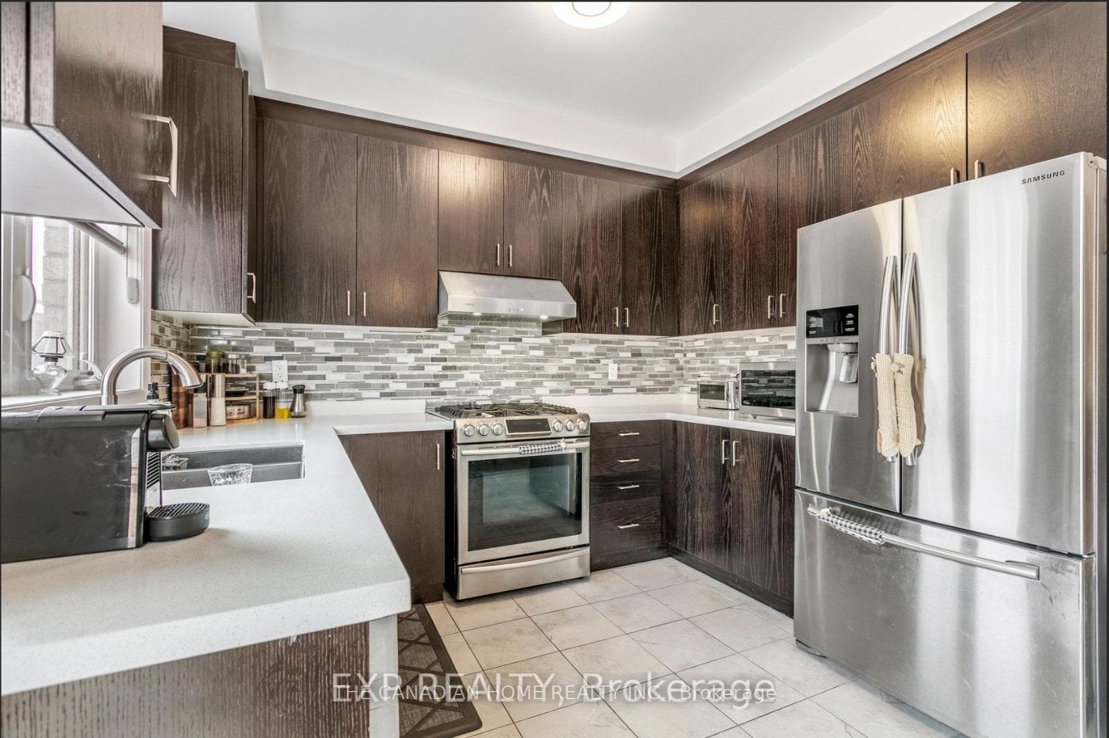 40 Lanark Circle Unit Upper photo 8