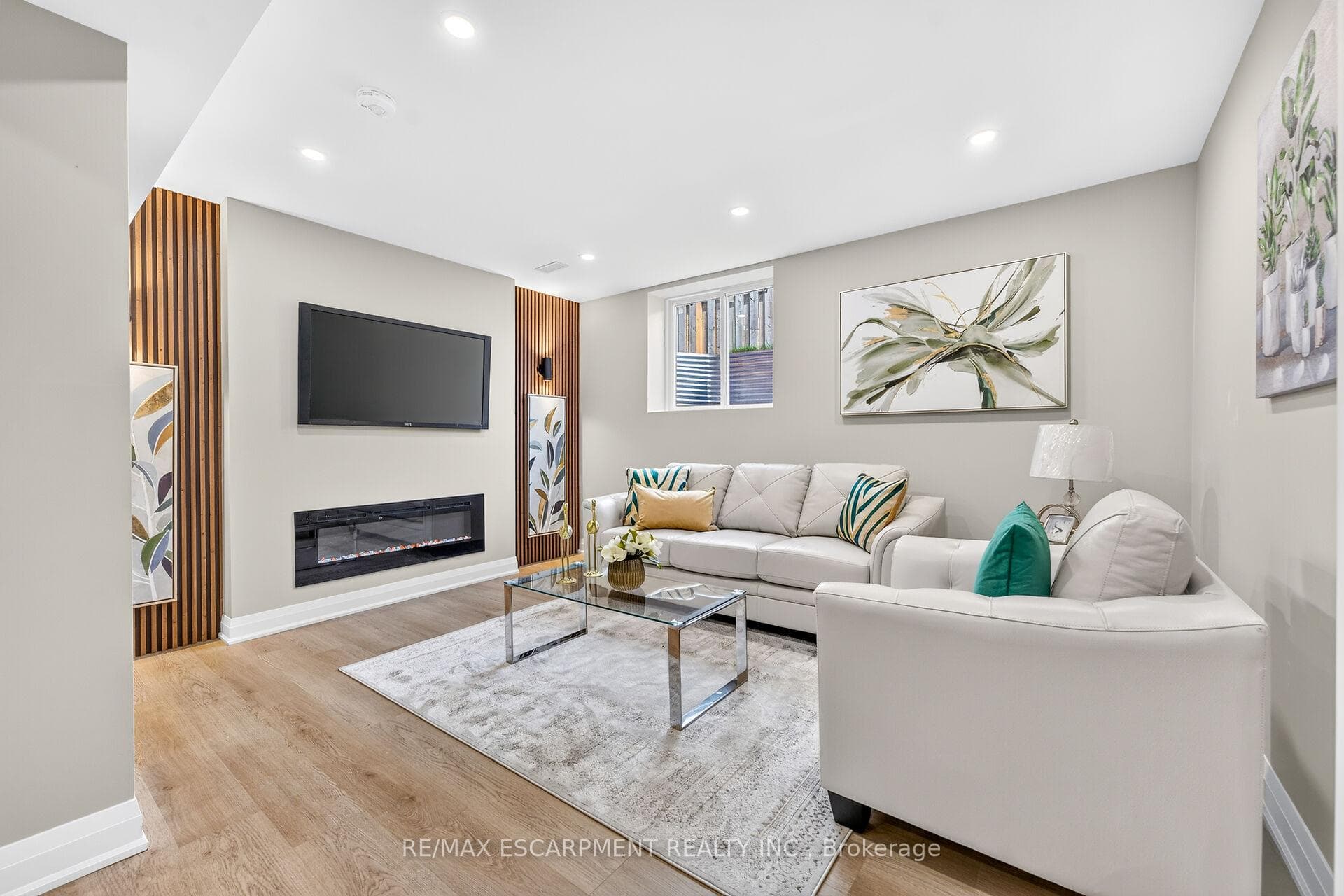 150 Howard Avenue photo 17