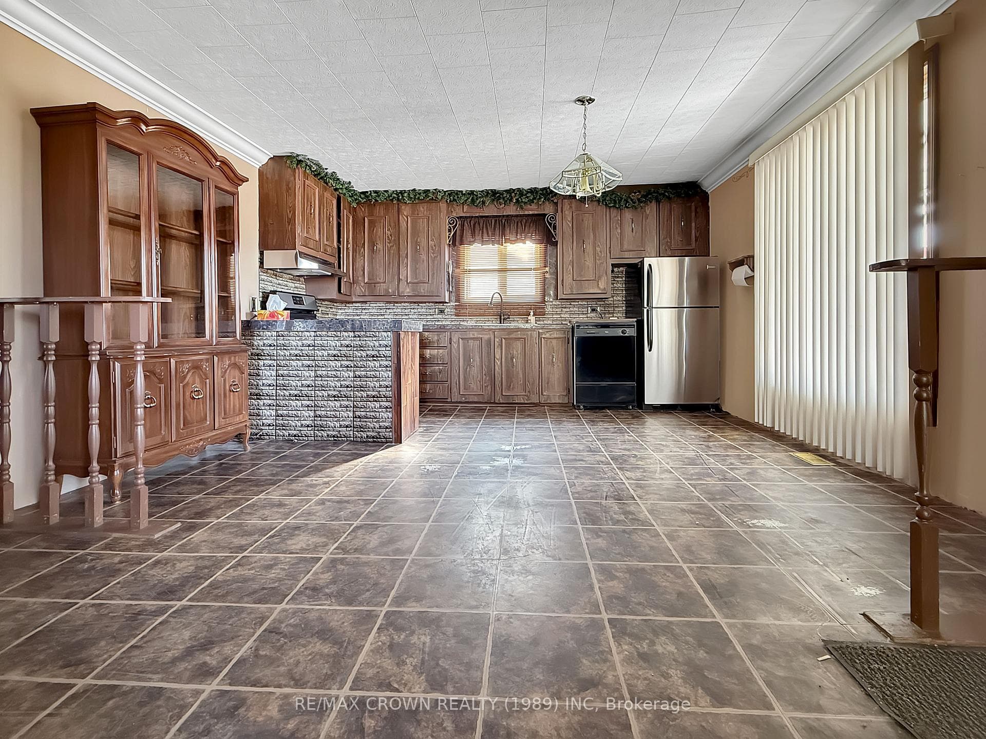 24 Fontaine Drive photo 17