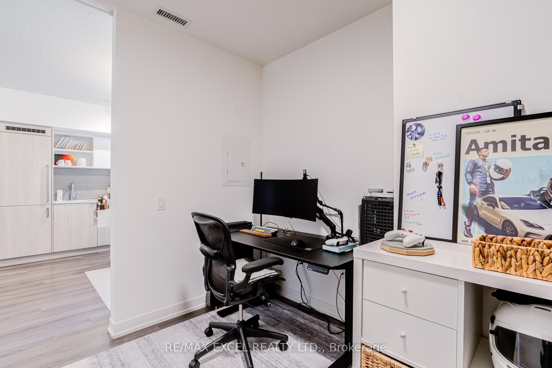 138 Downes Street Unit 808 photo 27