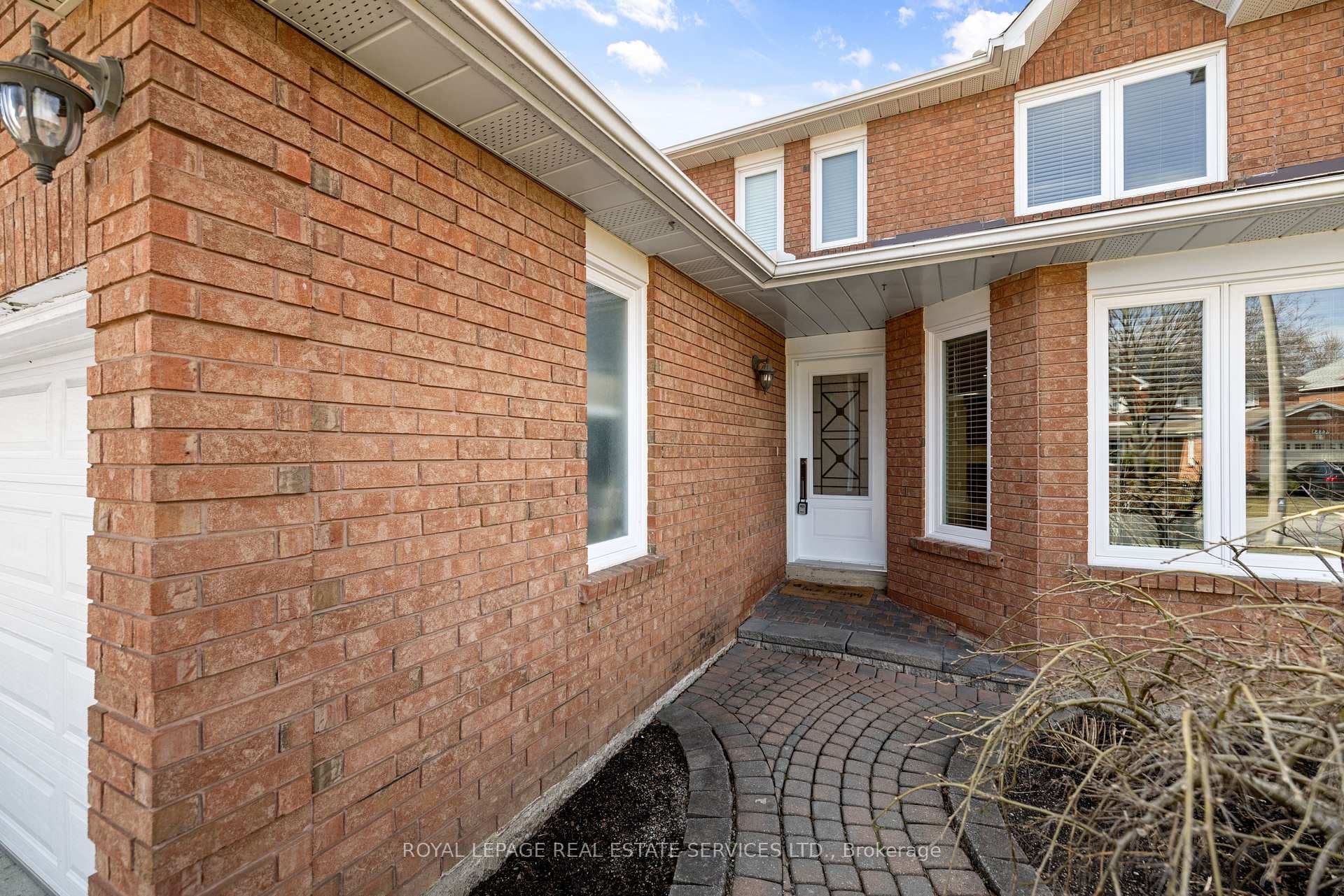 4578 Gatineau Avenue photo 3