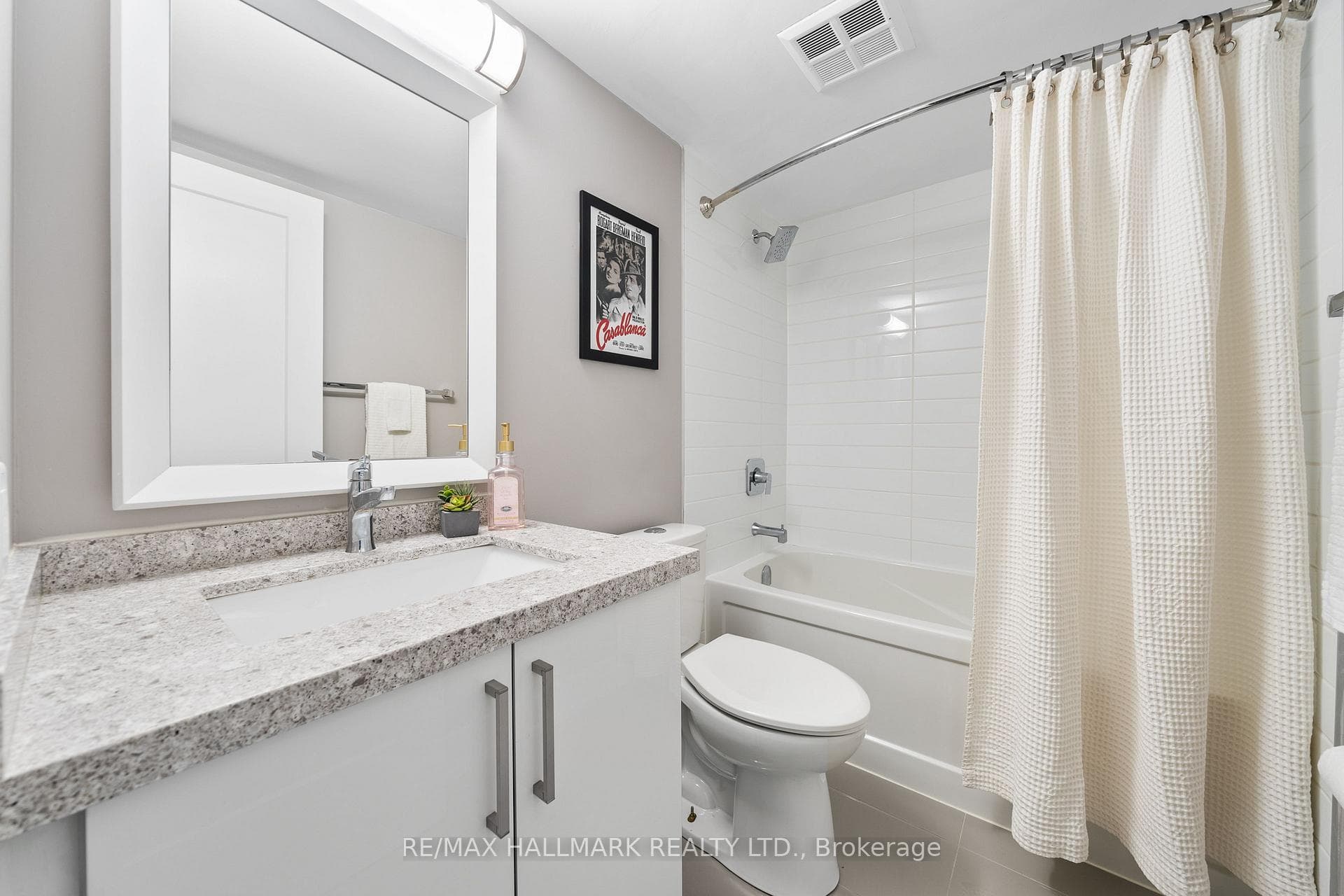 711 Bay Street Unit 419 photo 20