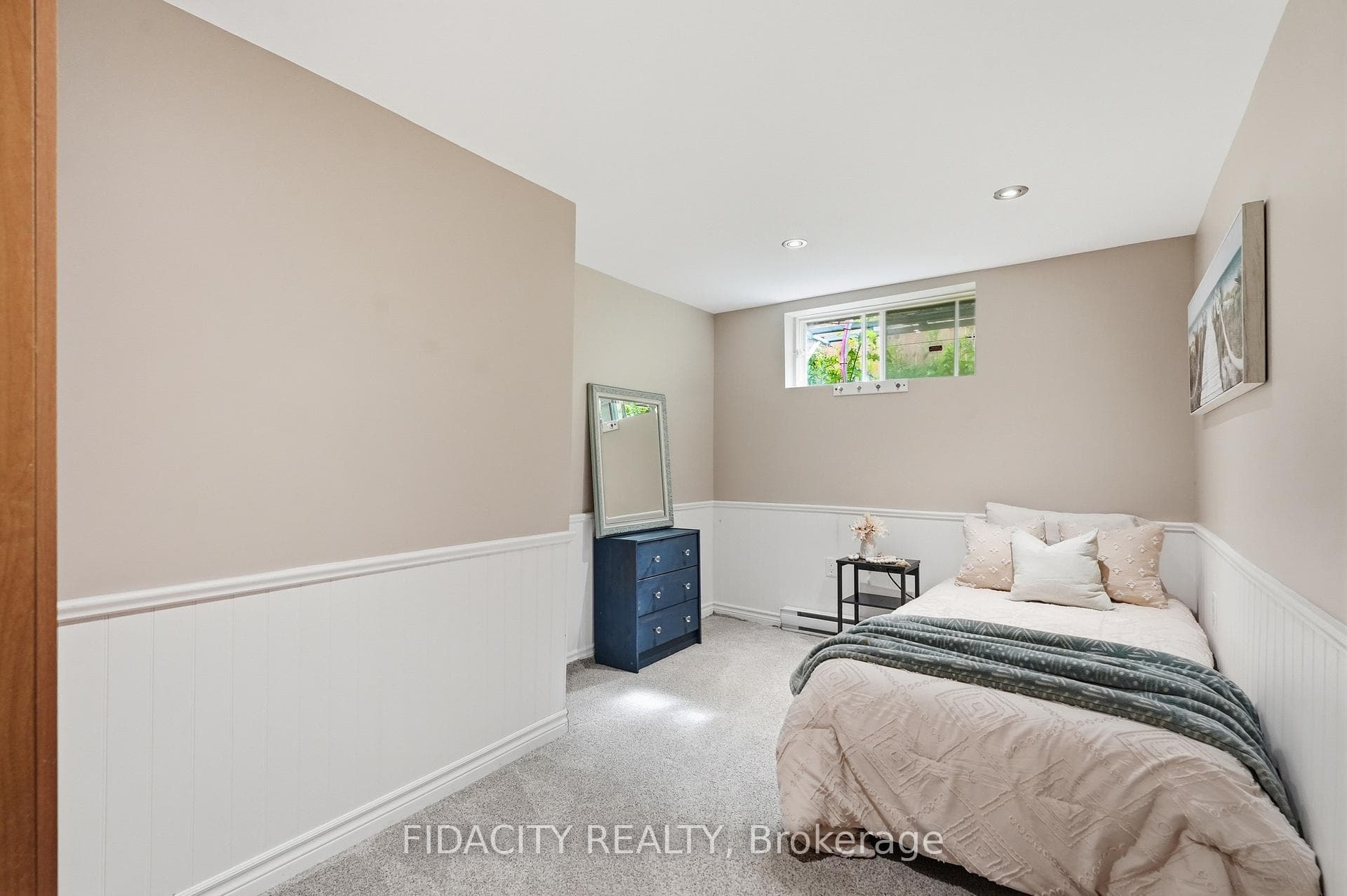 13 Poole Creek Crescent photo 37