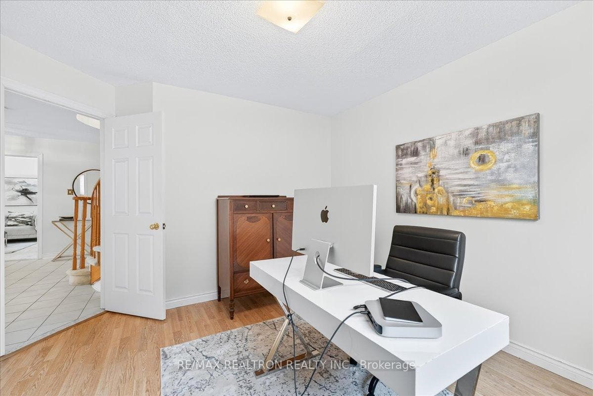 151 Lyndhurst Drive photo 14