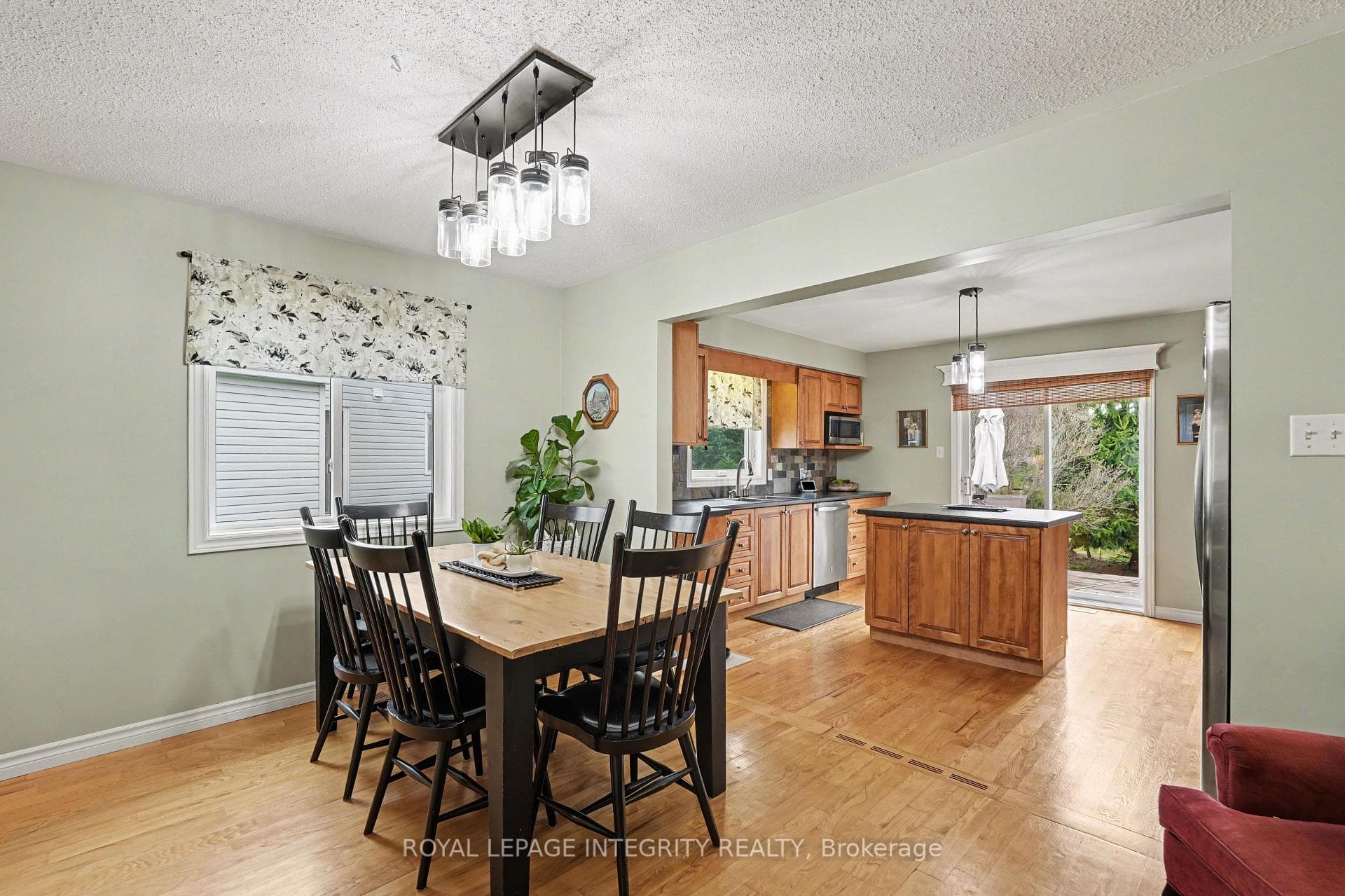 25 Decaria Boulevard photo 8