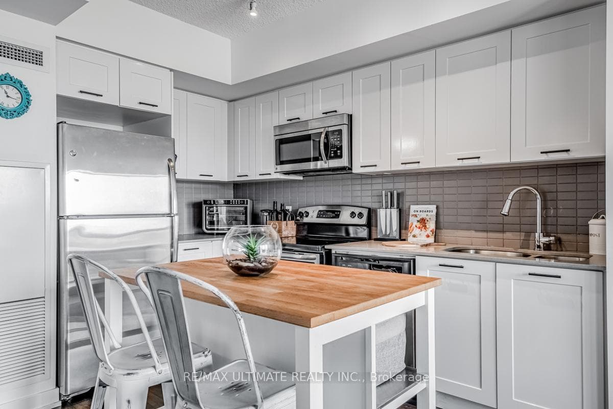 2220 Lake Shore Boulevard Unit 1006 photo 13