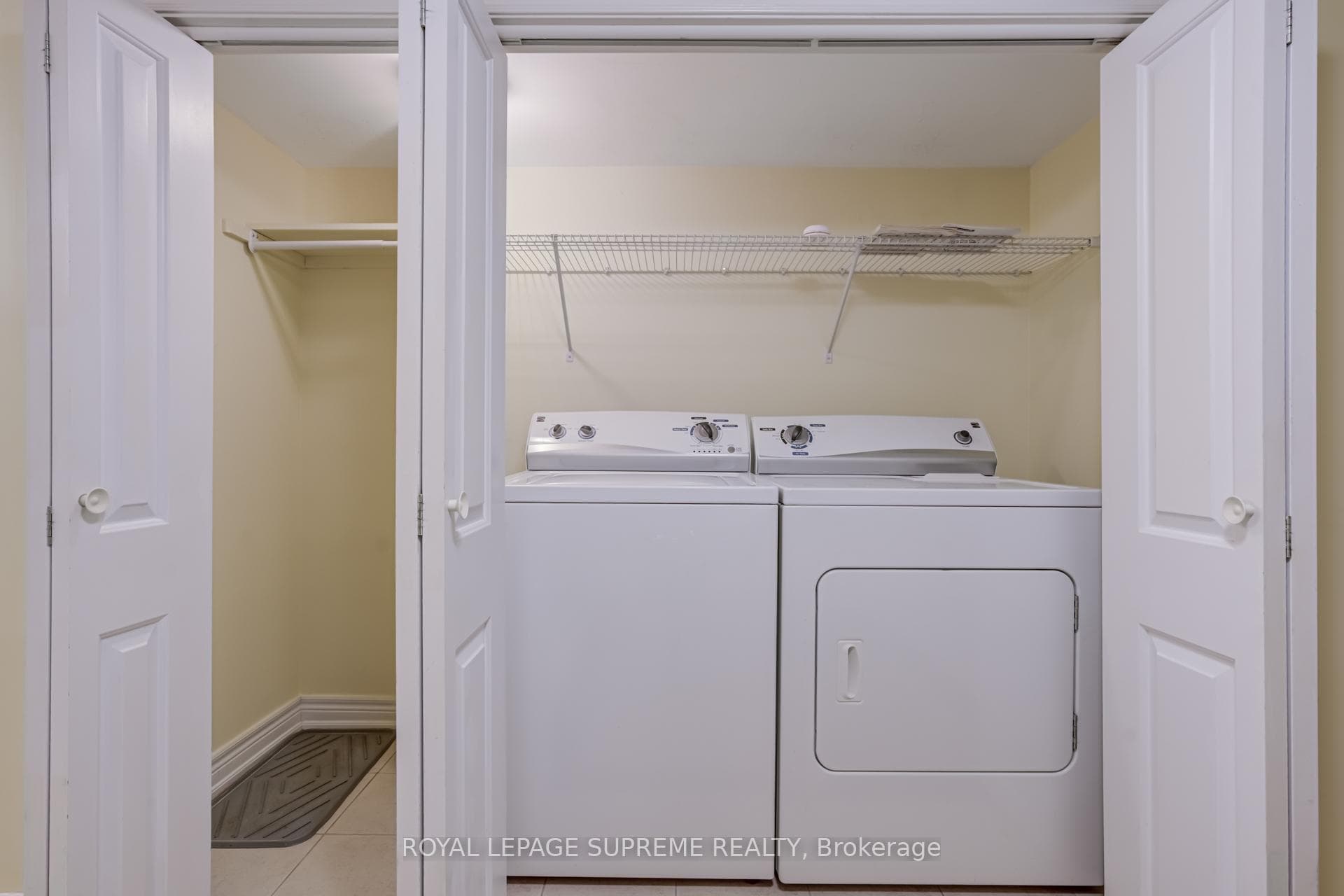 66 Kenwood Avenue Unit Lower photo 30