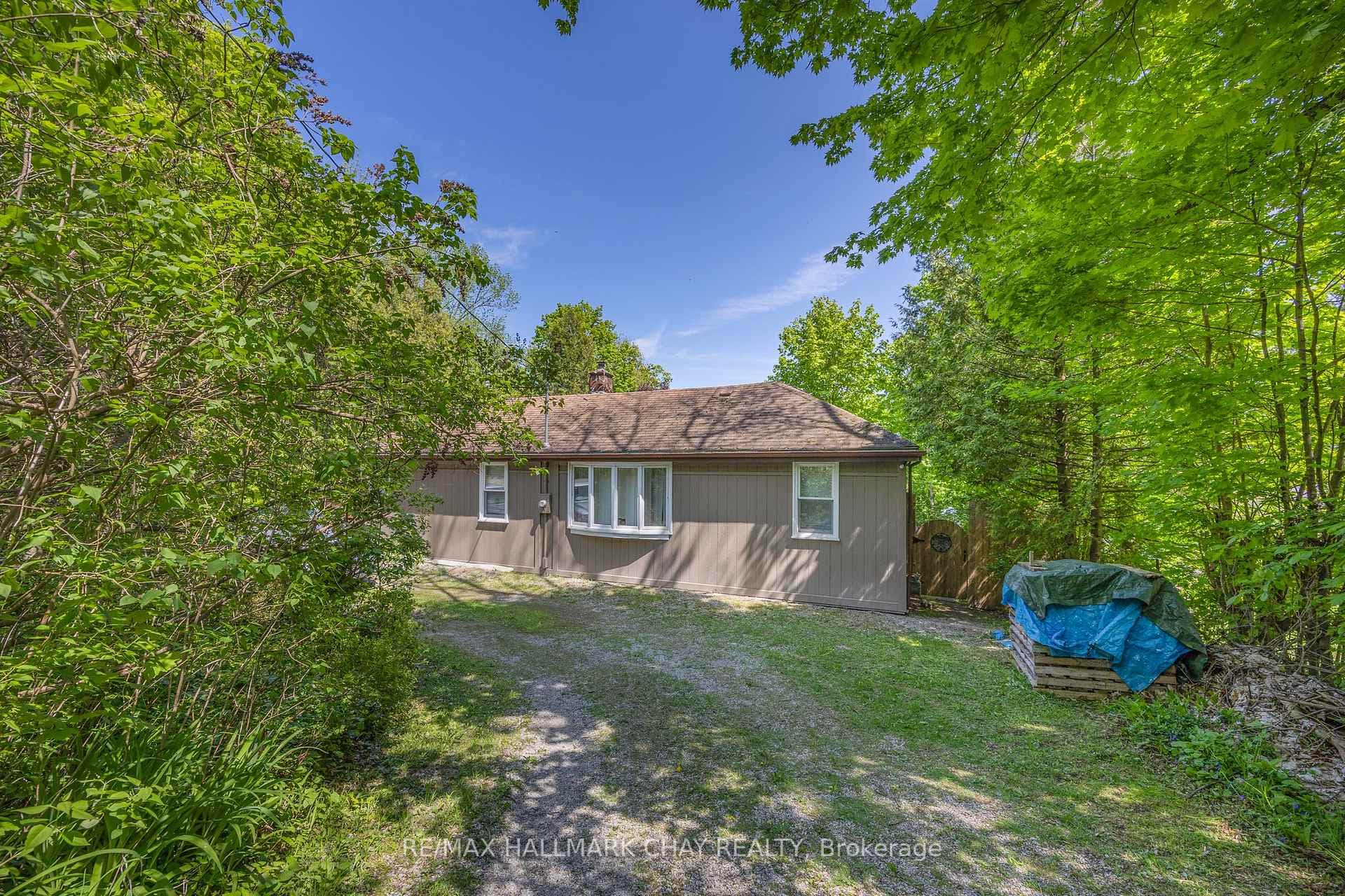 111 Shoreline Drive photo 3