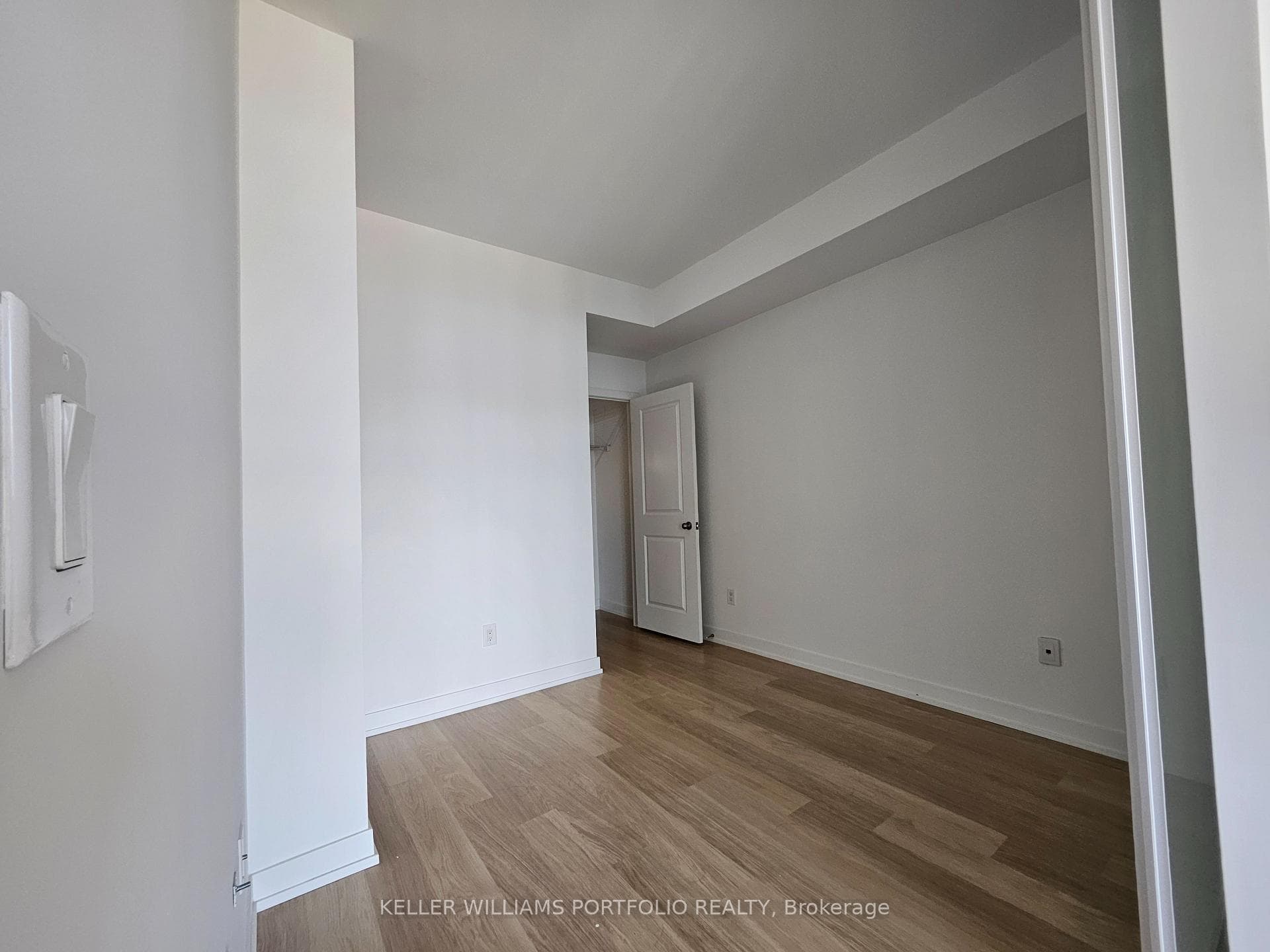 105 George Street Unit 2012 photo 4
