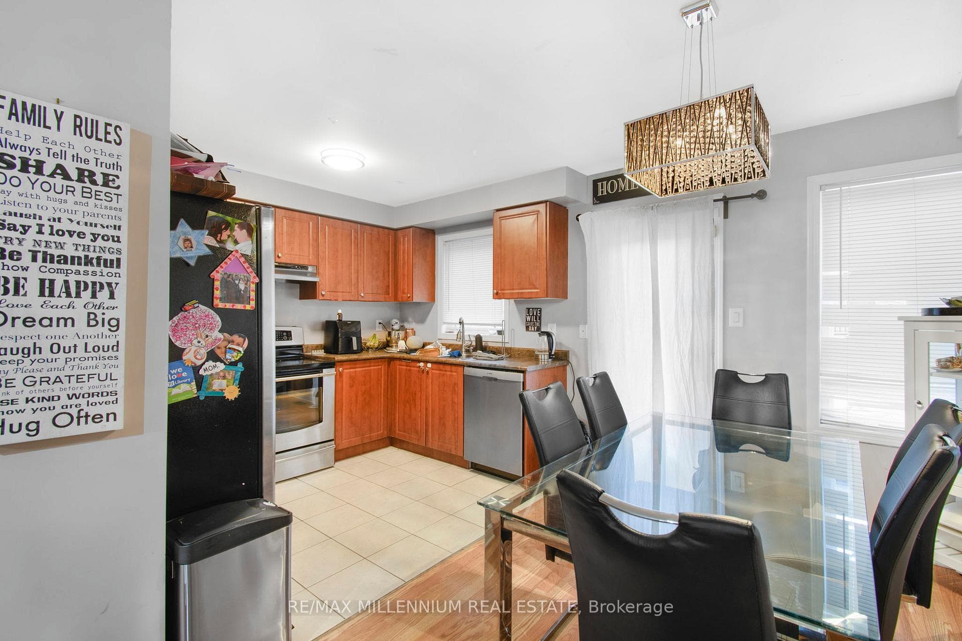 27 Coranto Way Unit Upper photo 9