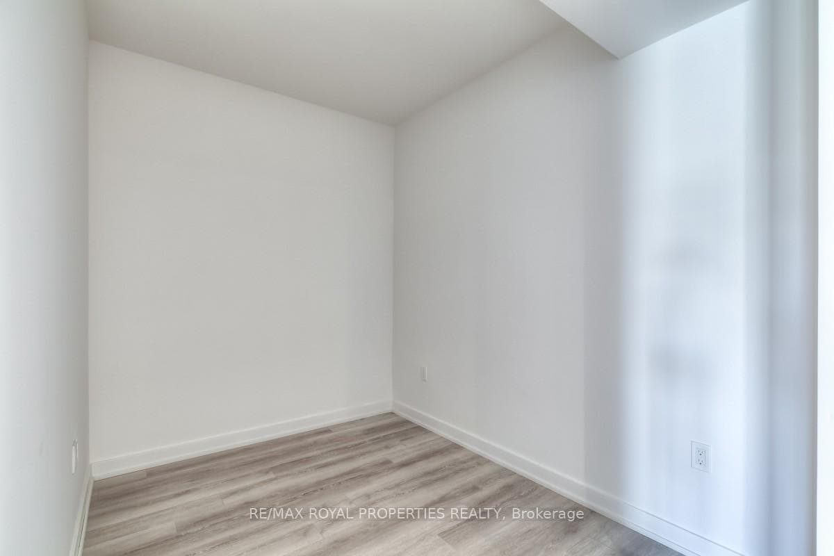 238 Simcoe Street Unit 820 photo 14