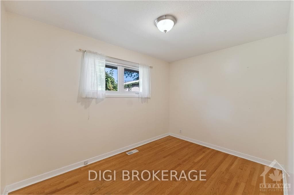 44 LEEMING Drive photo 20