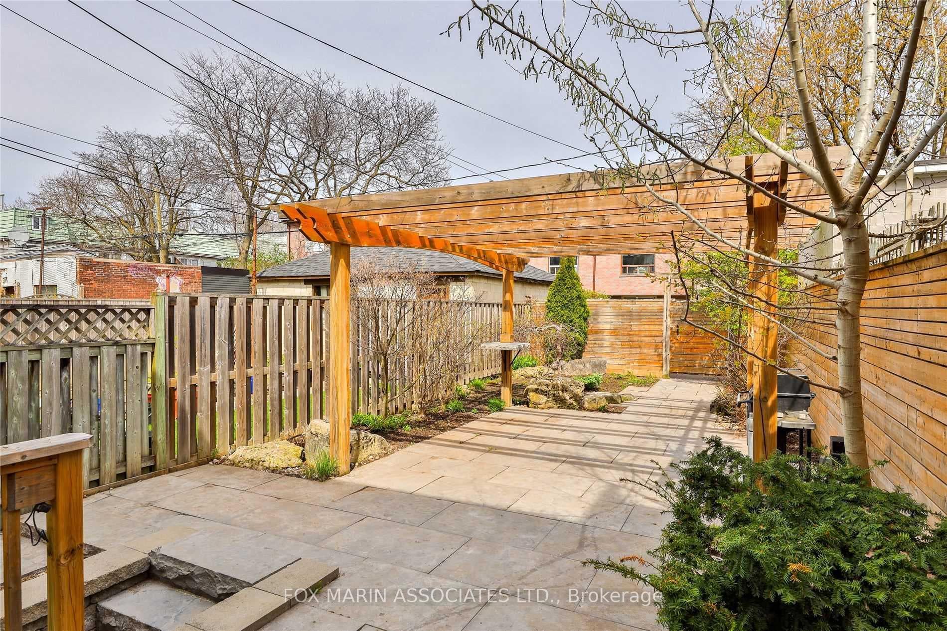 213 Grace Street photo 34