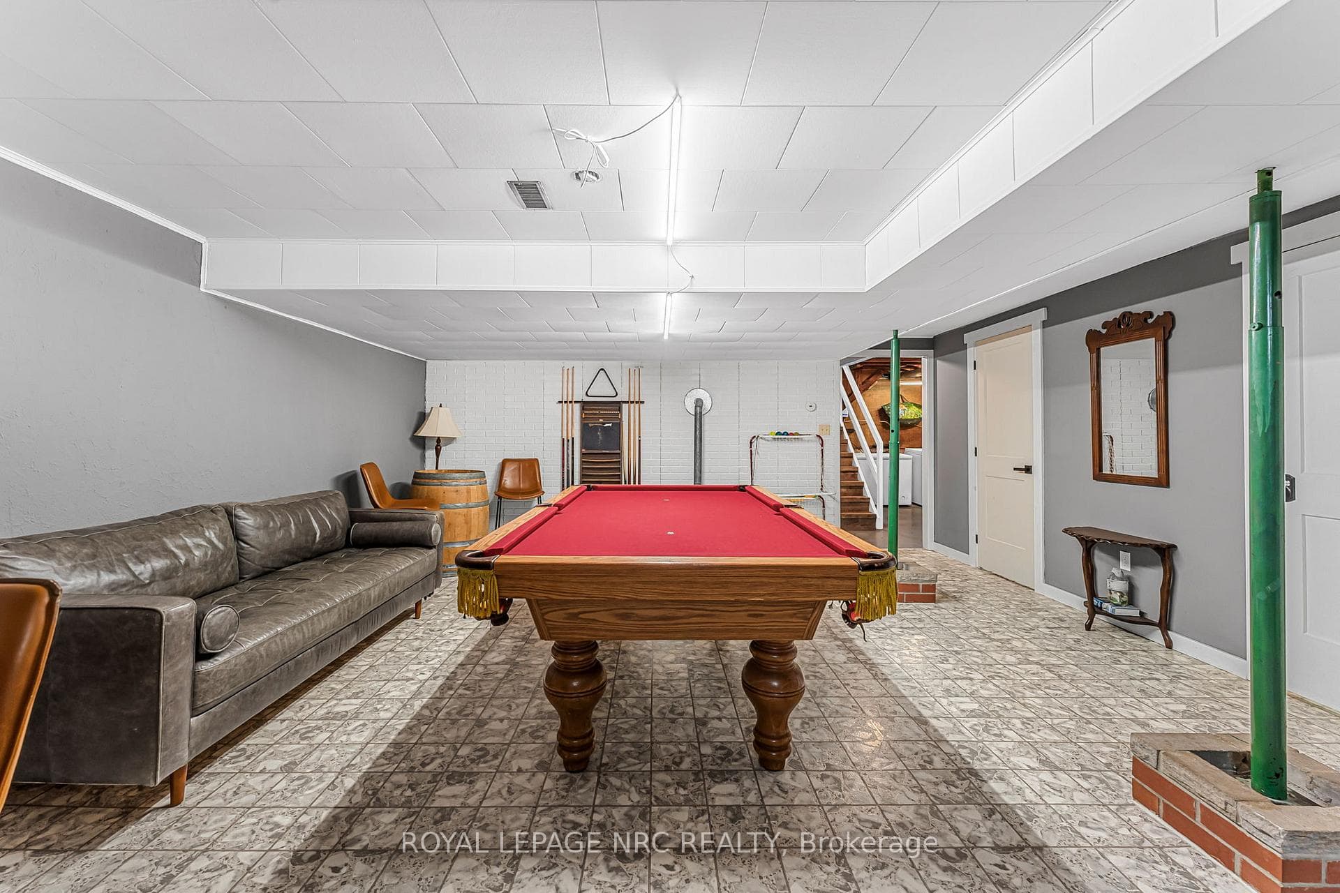 5277 SHERKSTON Road photo 18