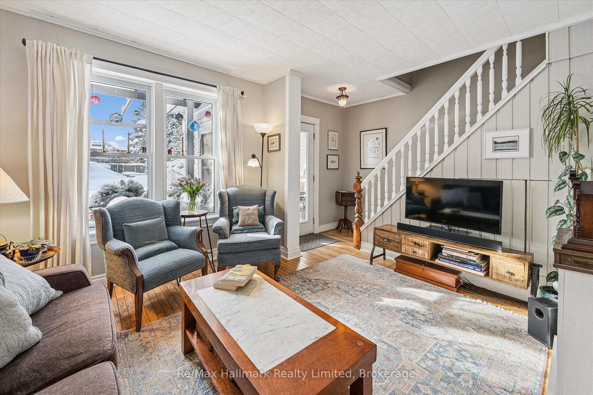 Stairway leads to 2 Bedrooms & Den, 4 pc Bath
