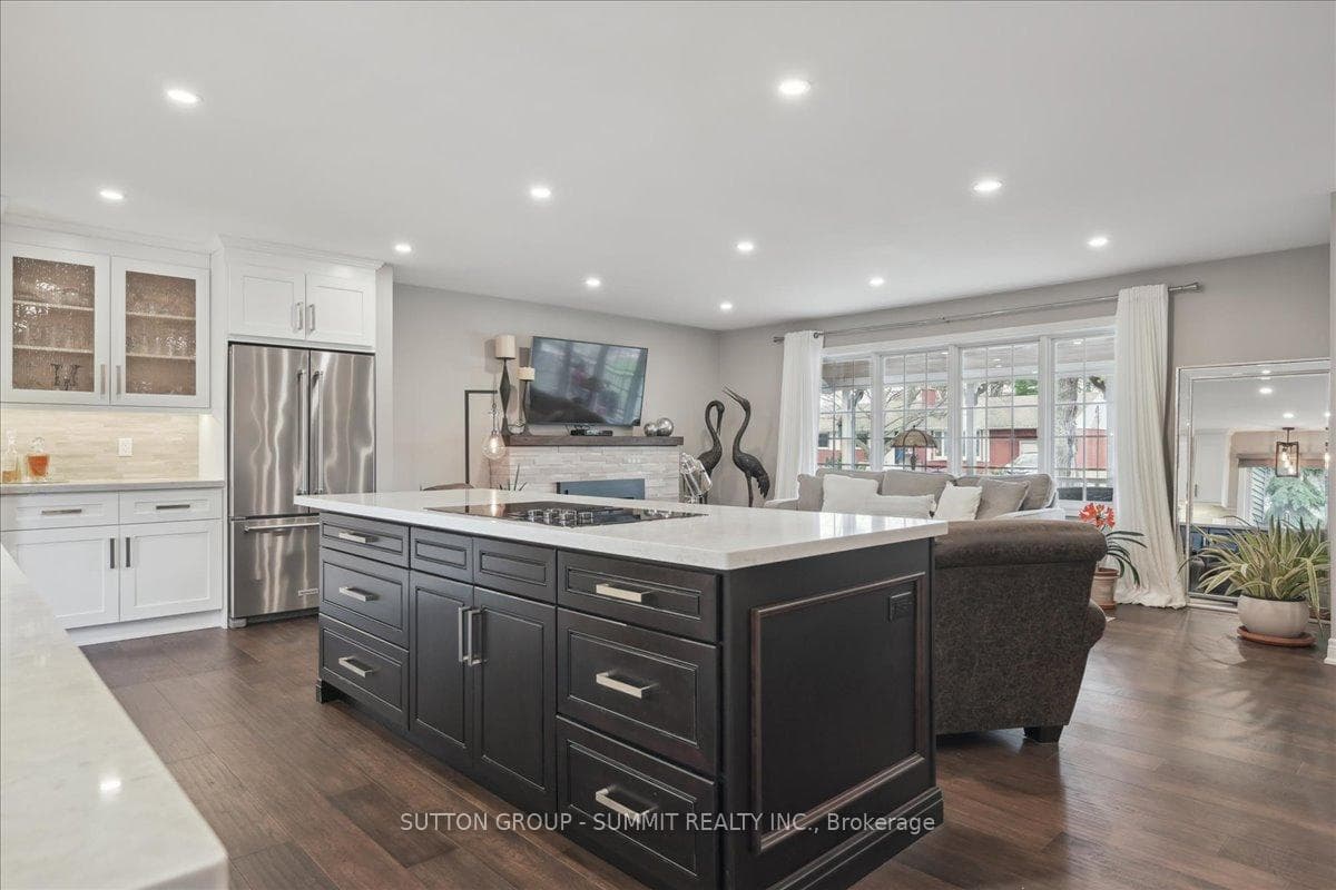 2221 Clarendon Park Drive photo 13
