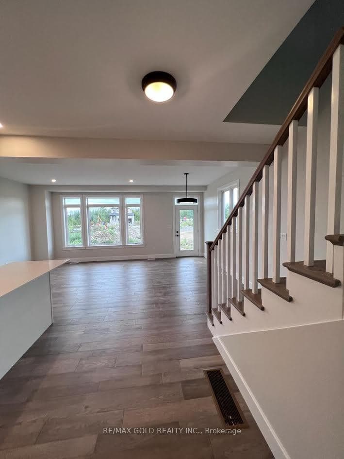 36 Dusenbury Drive photo 5