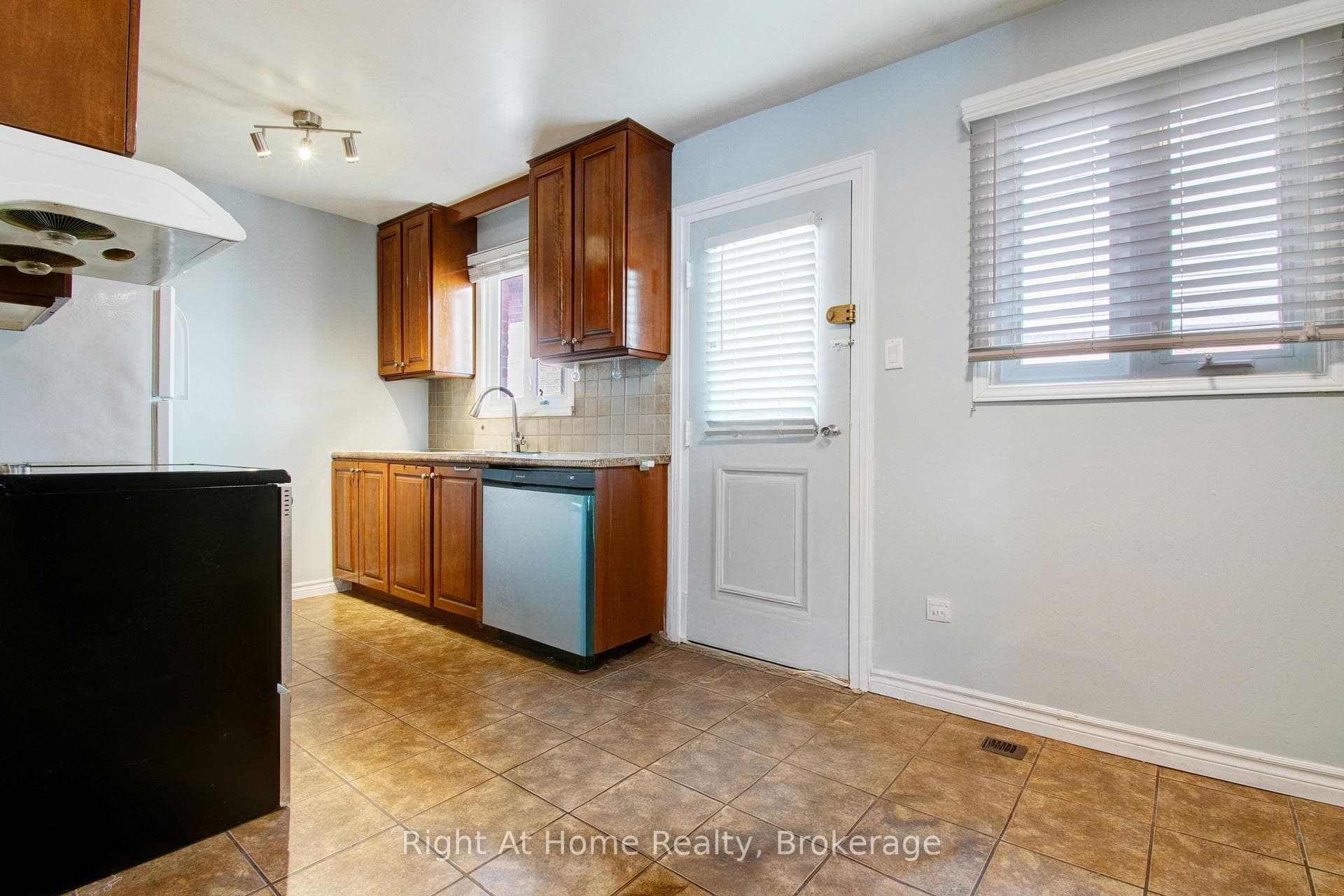 Possessions Virtually Removed