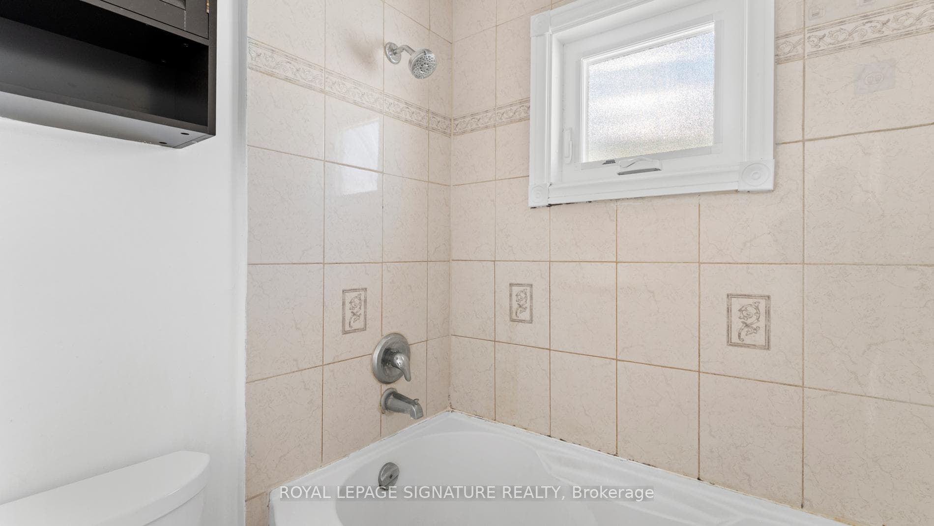 18 Charlton Crescent photo 30