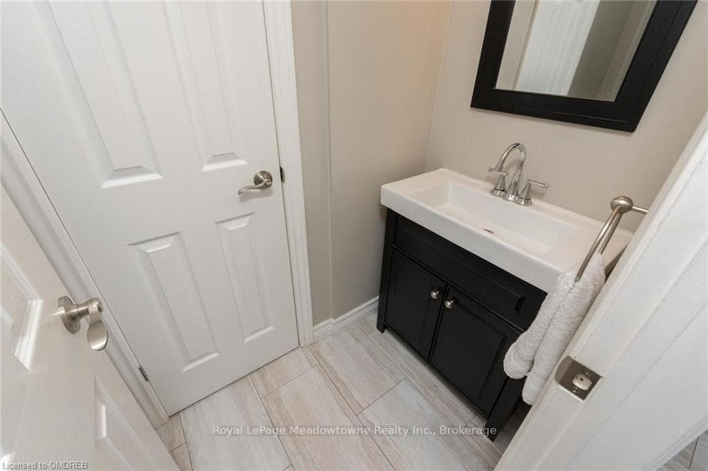 48 REGAN Crescent photo 25