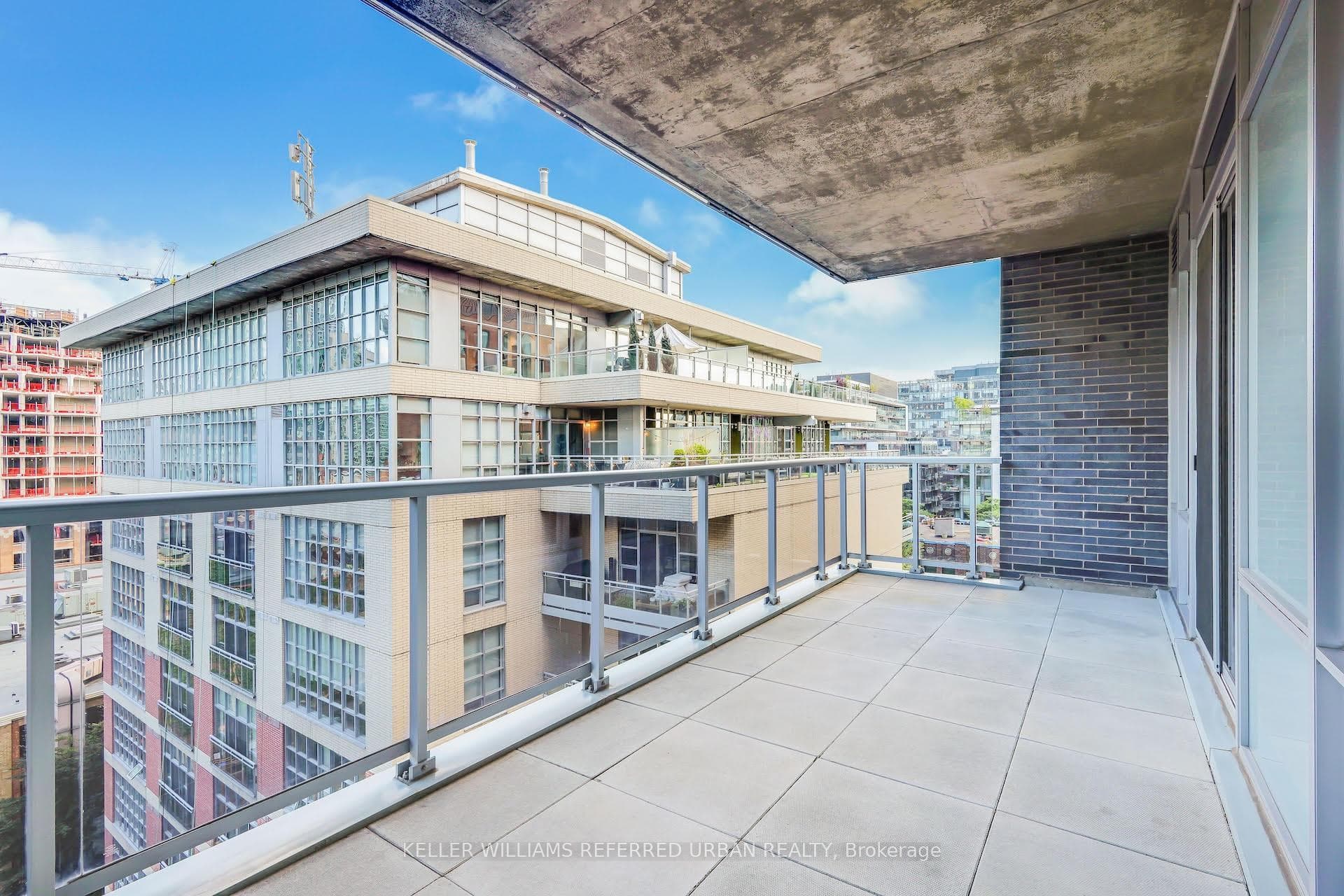399 Adelaide Street Unit 814 photo 4