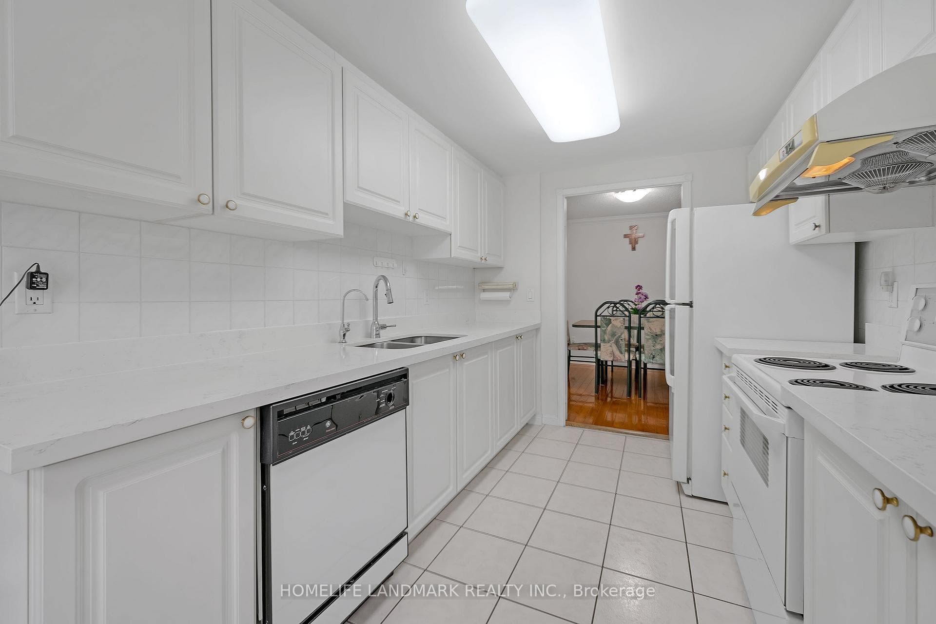 188 Bonis Avenue Unit 815 photo 12
