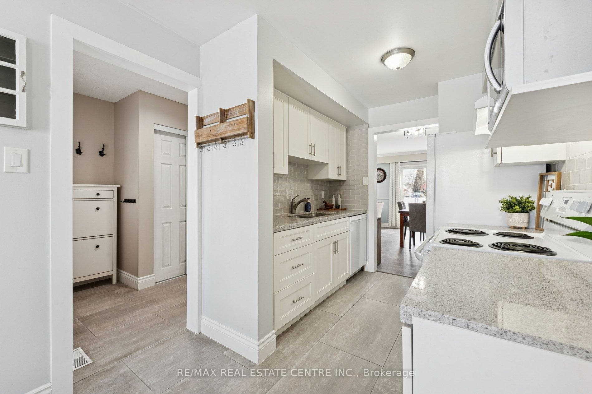 35 Primrose Crescent photo 18