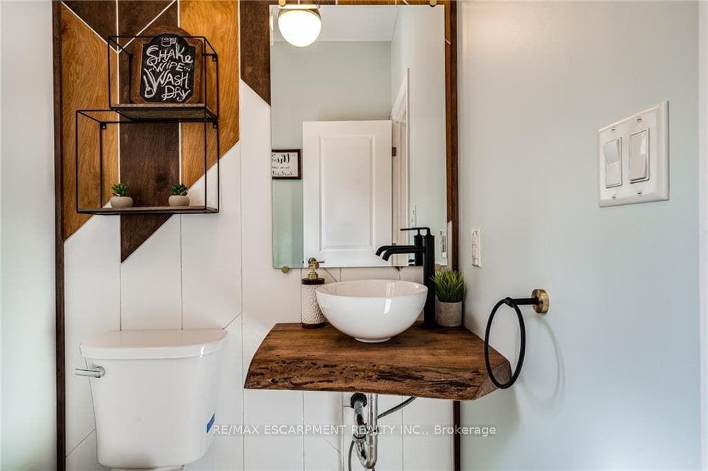 700 Robert Ferrie Drive photo 20