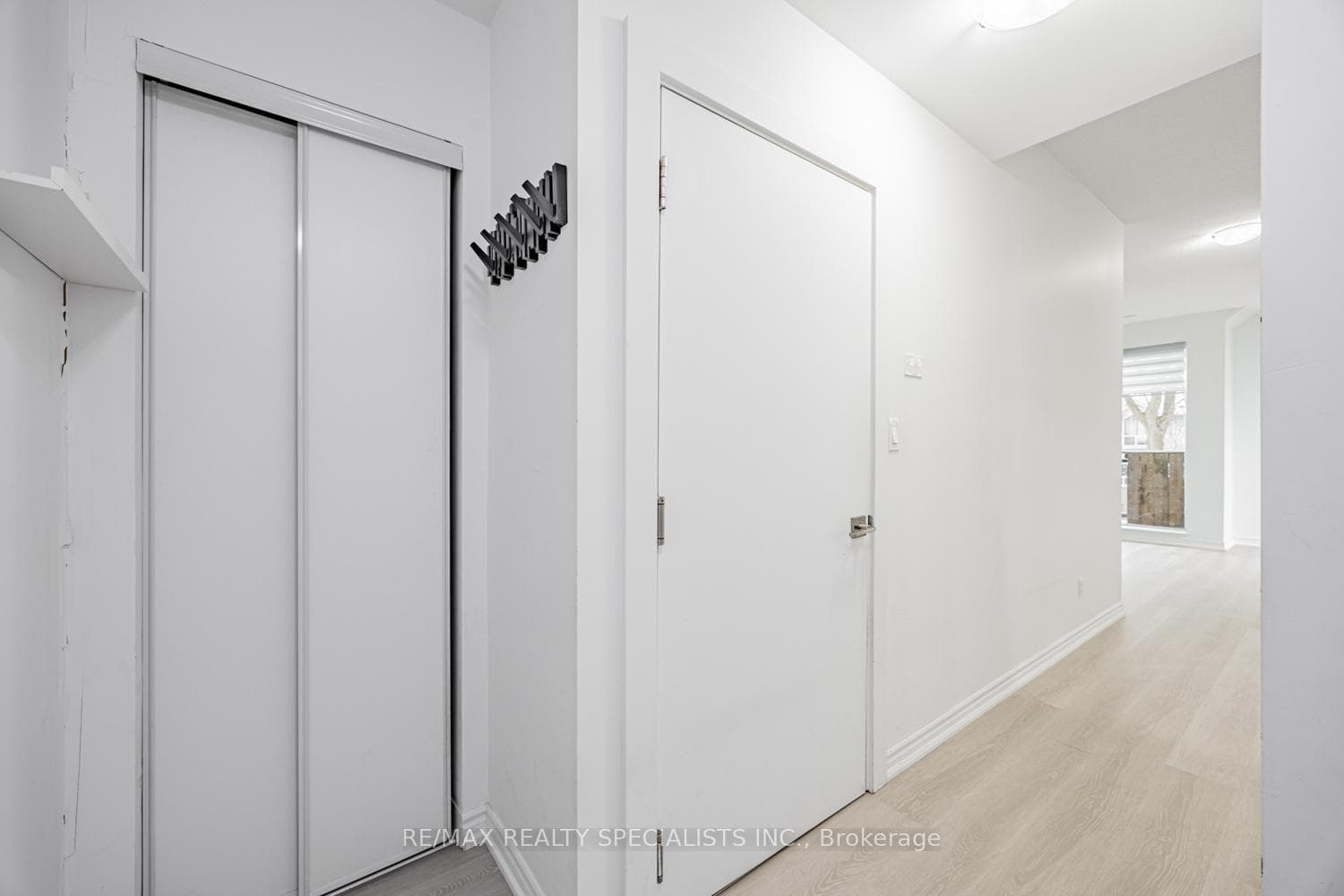 13 Falaise Road Unit B photo 4