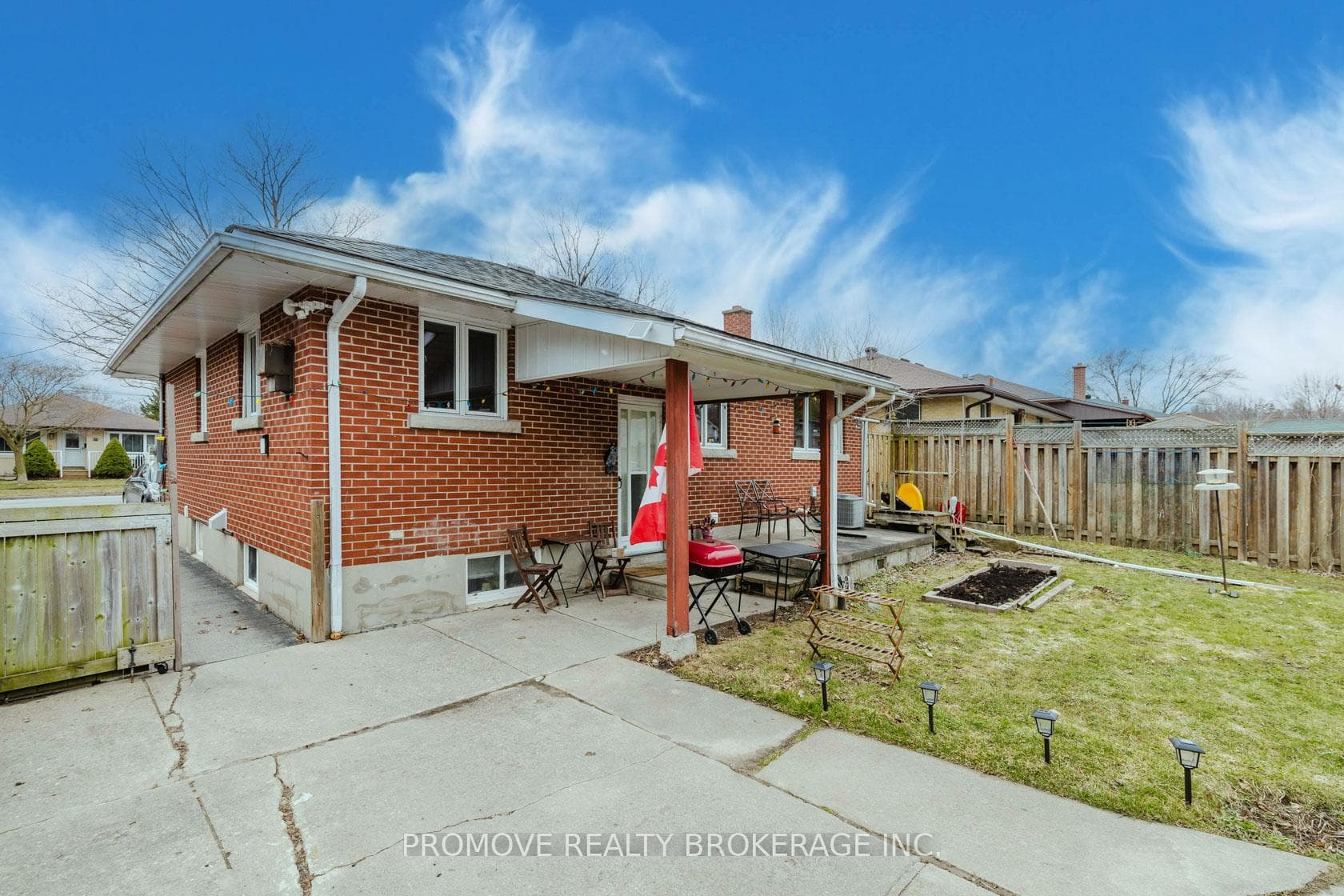 9 Calgary Avenue photo 5