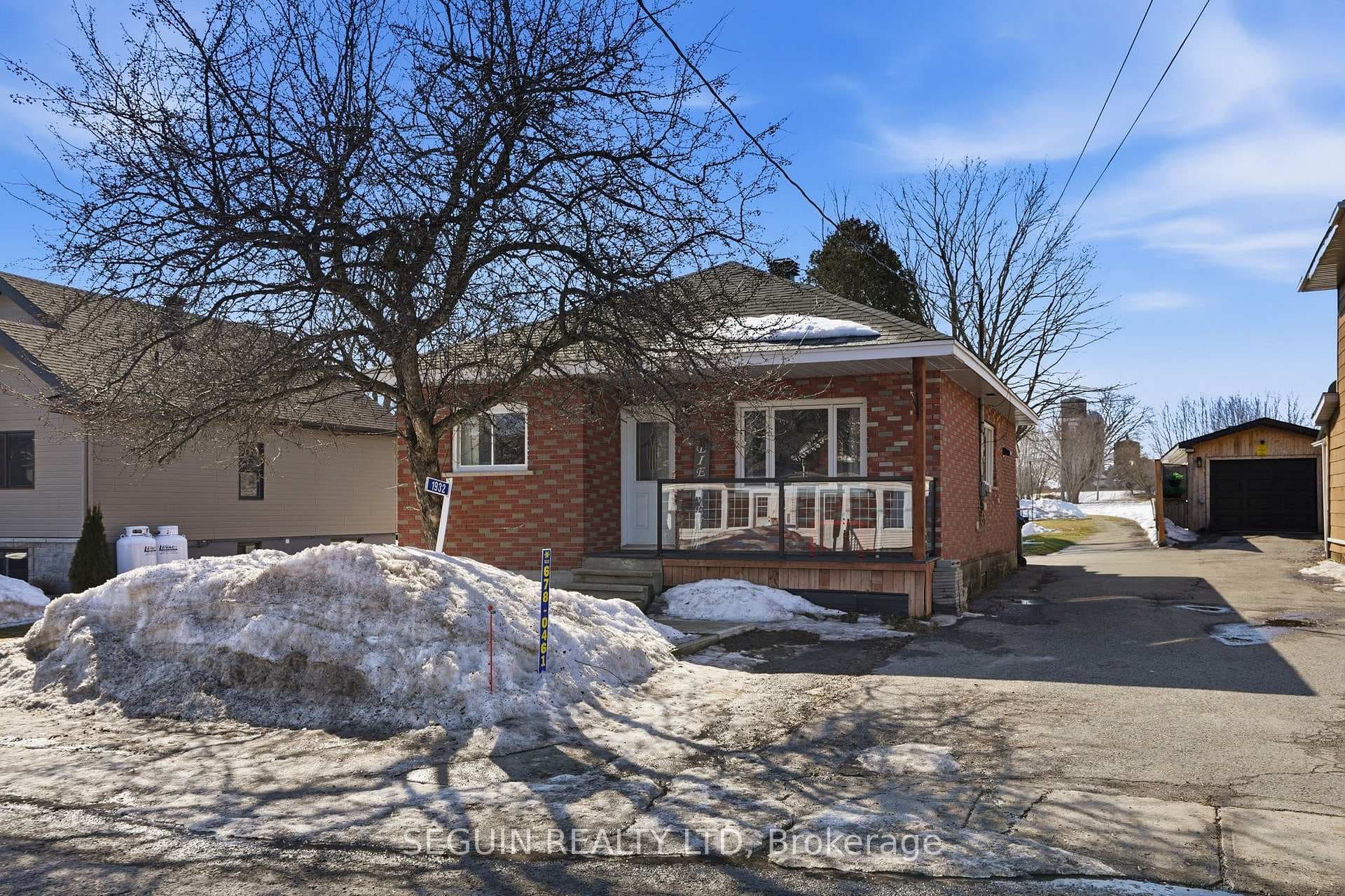 1932 Principale Street photo 1